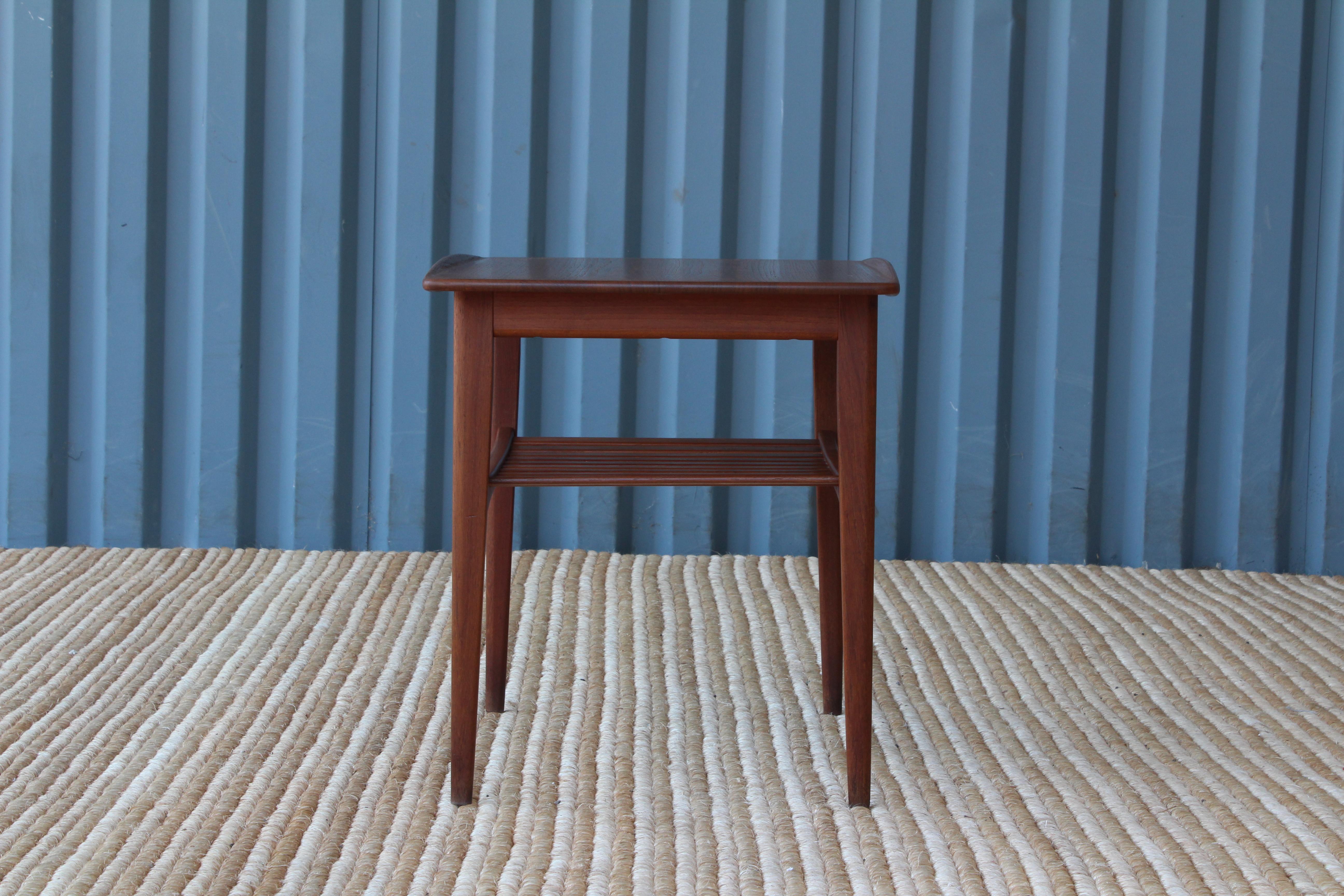 Solid teak end table designed by Tove & Edvard Kindt-Larsen for France & Son, Denmark, 1950s. Top has been professionally refinished.
 