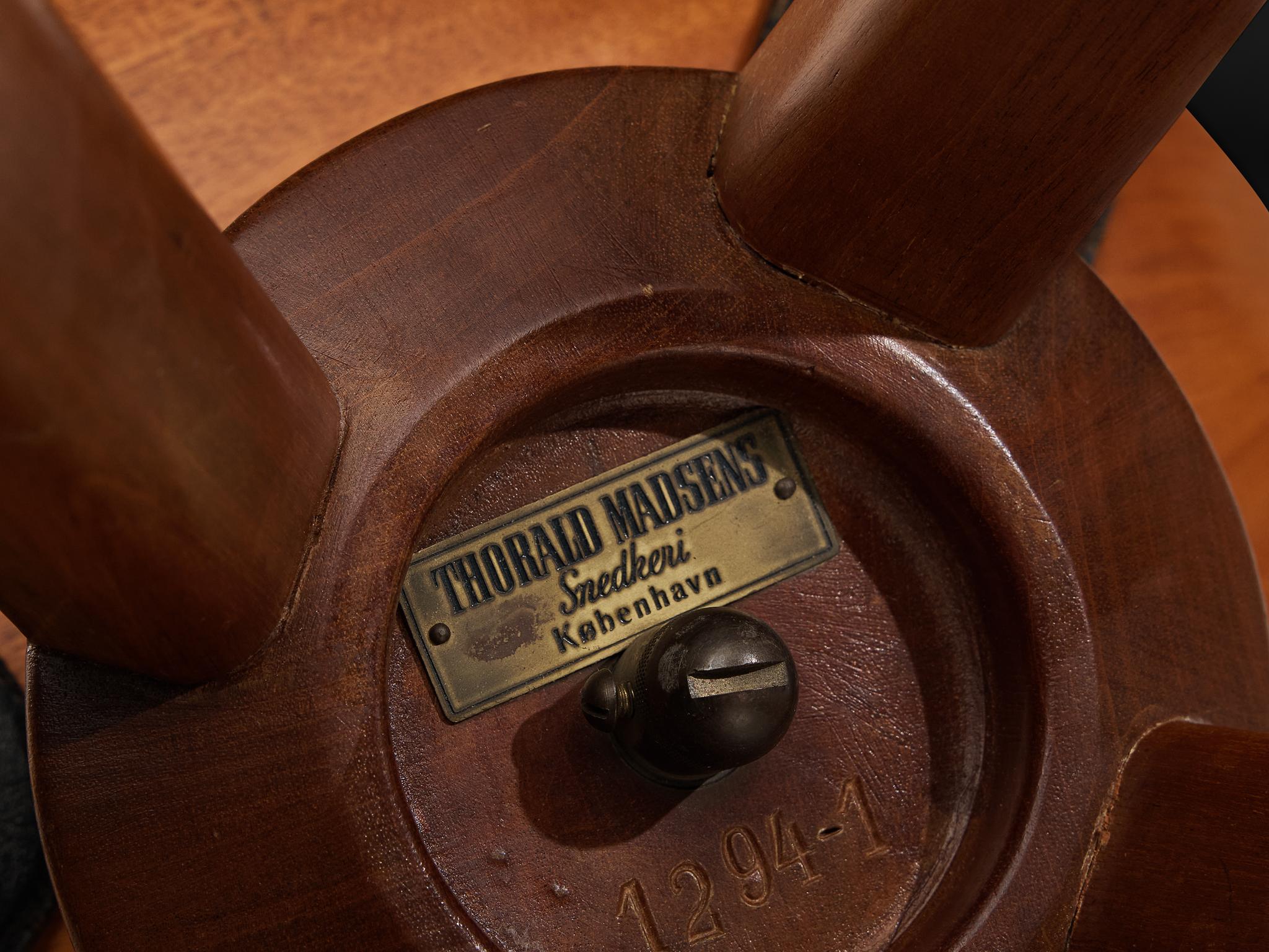 Tove & Edvard Kindt-Larsen Small Swivel Desk or Side Chair in Teak and Leather in vendita 1