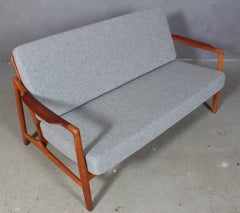 Tove & Edvard Kindt-Larsen, Sofa