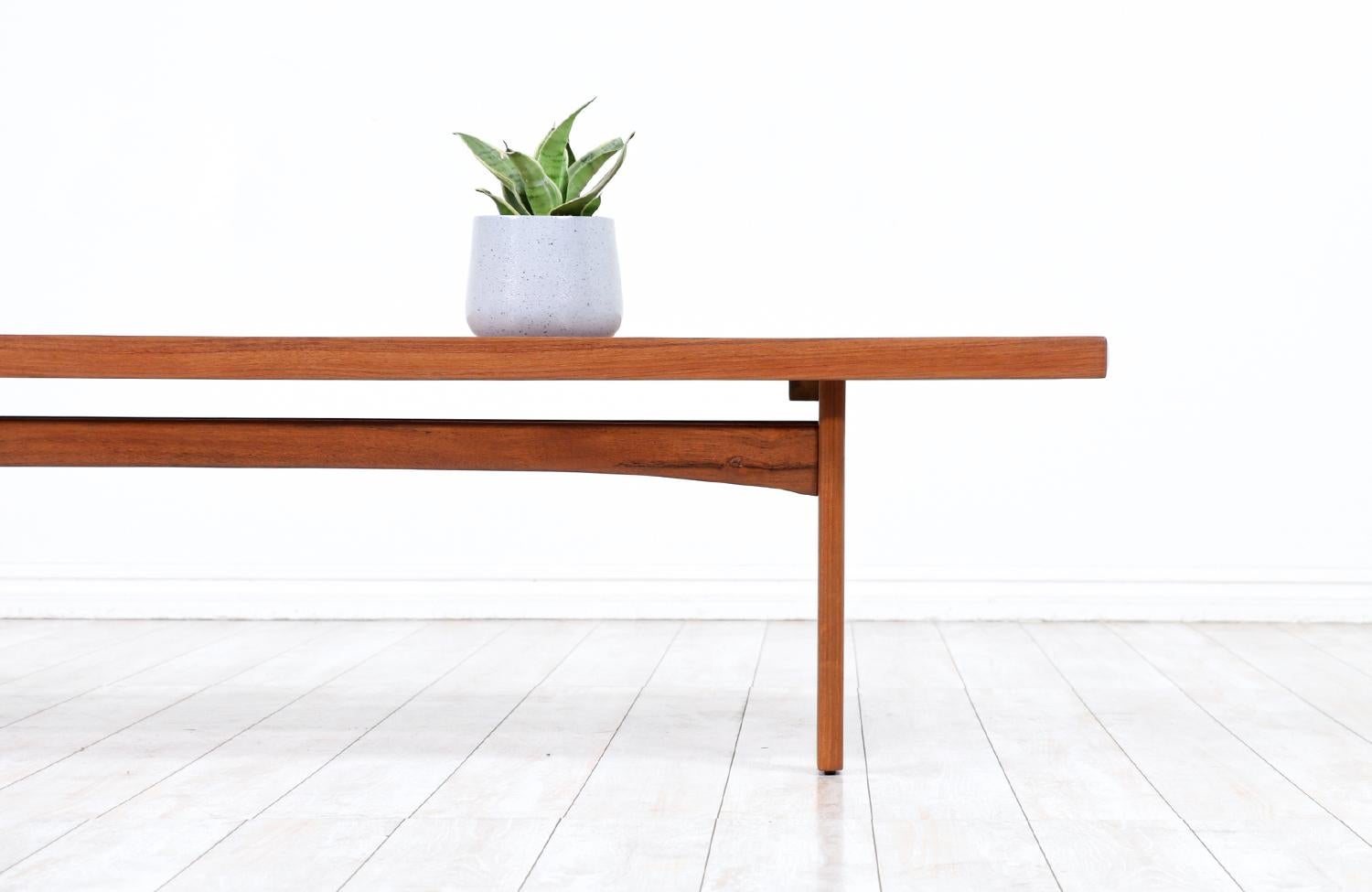 Expertly Restored - Tove & Edvard Kindt-Larsen Teak Coffee Table for Dux In Excellent Condition For Sale In Los Angeles, CA