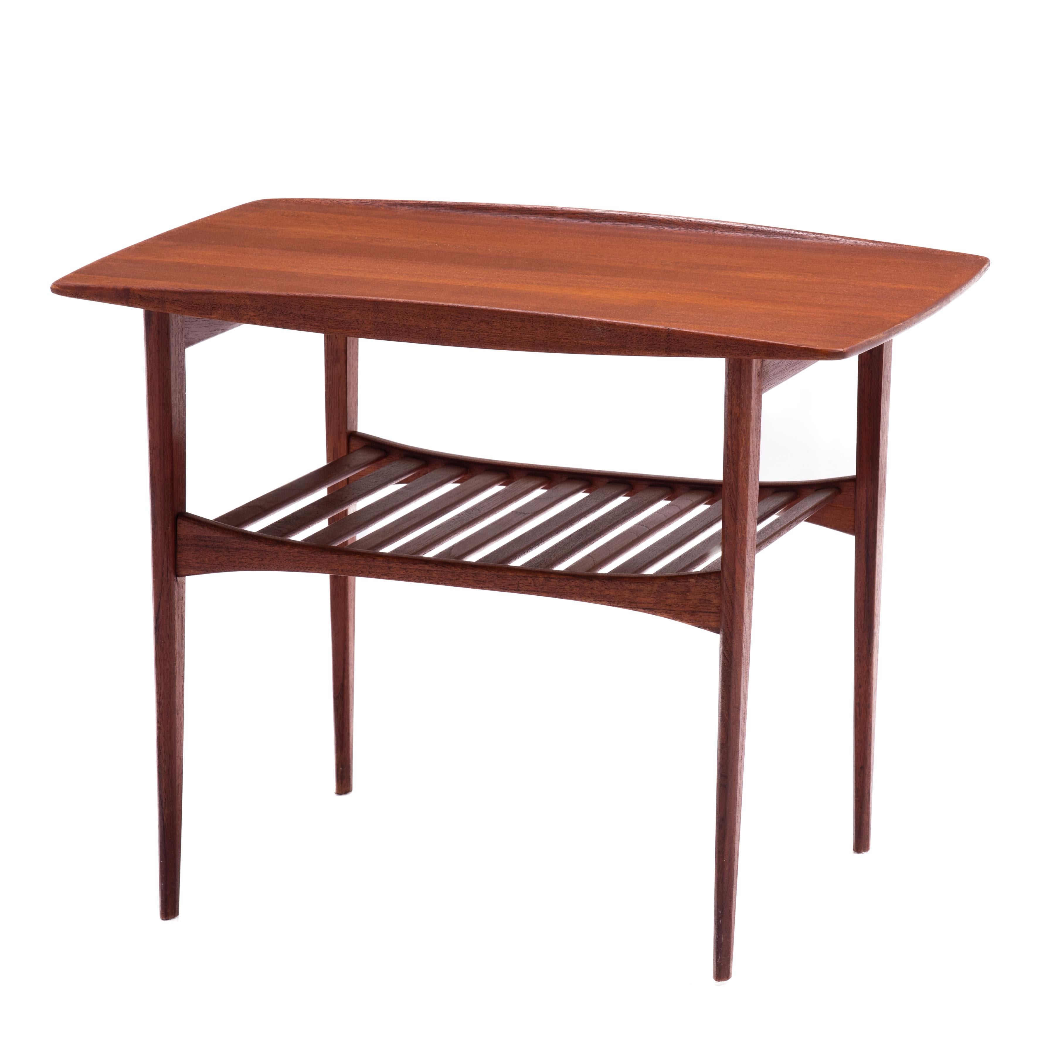 Tove & Edvard Kindt-Larsen Teak Beistelltisch Dänemark Dänisch Teak Frankreich & Daverkos im Zustand „Gut“ im Angebot in Forest Grove, PA