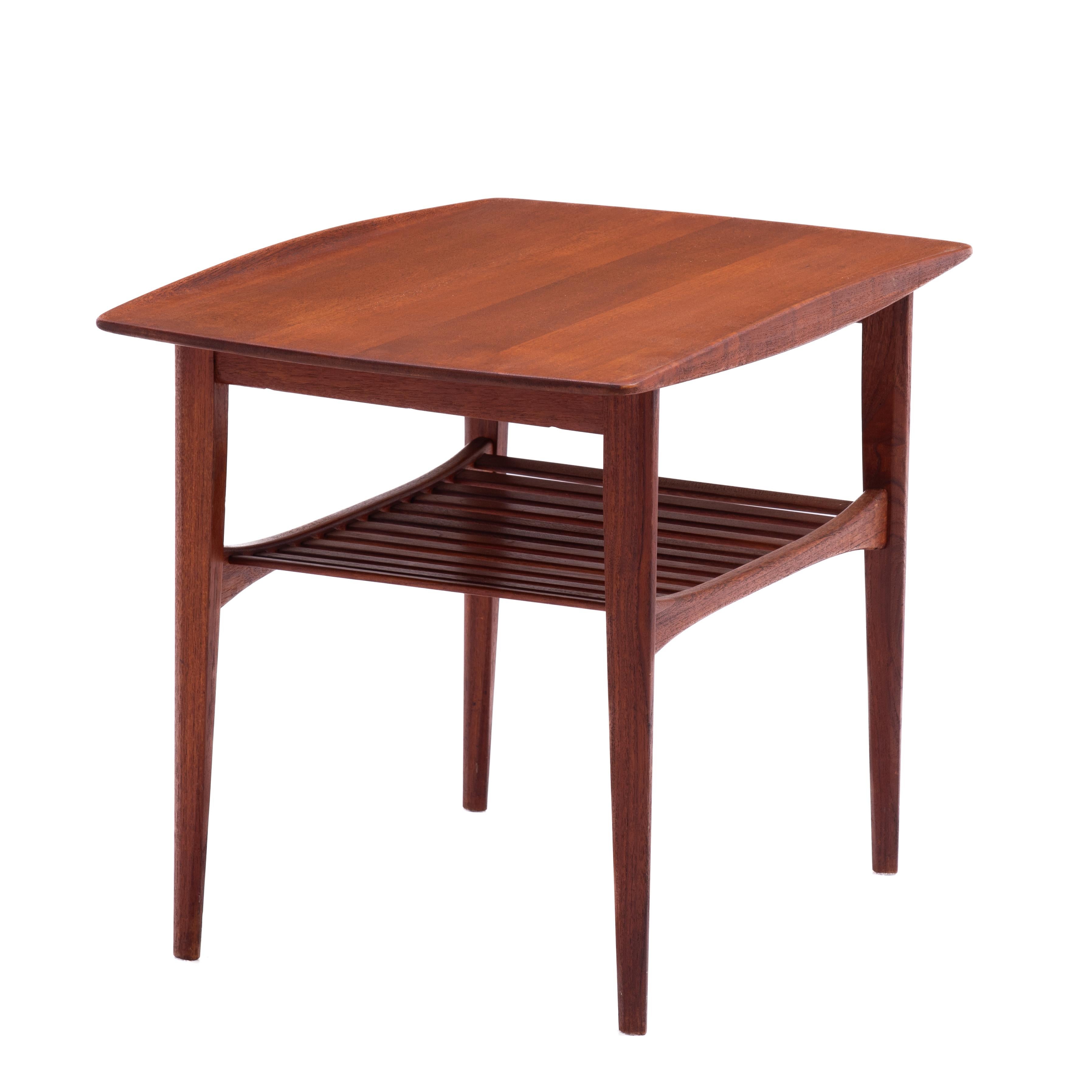 Tove & Edvard Kindt-Larsen Teak Beistelltisch Dänemark Dänisch Teak Frankreich & Daverkos im Angebot 1