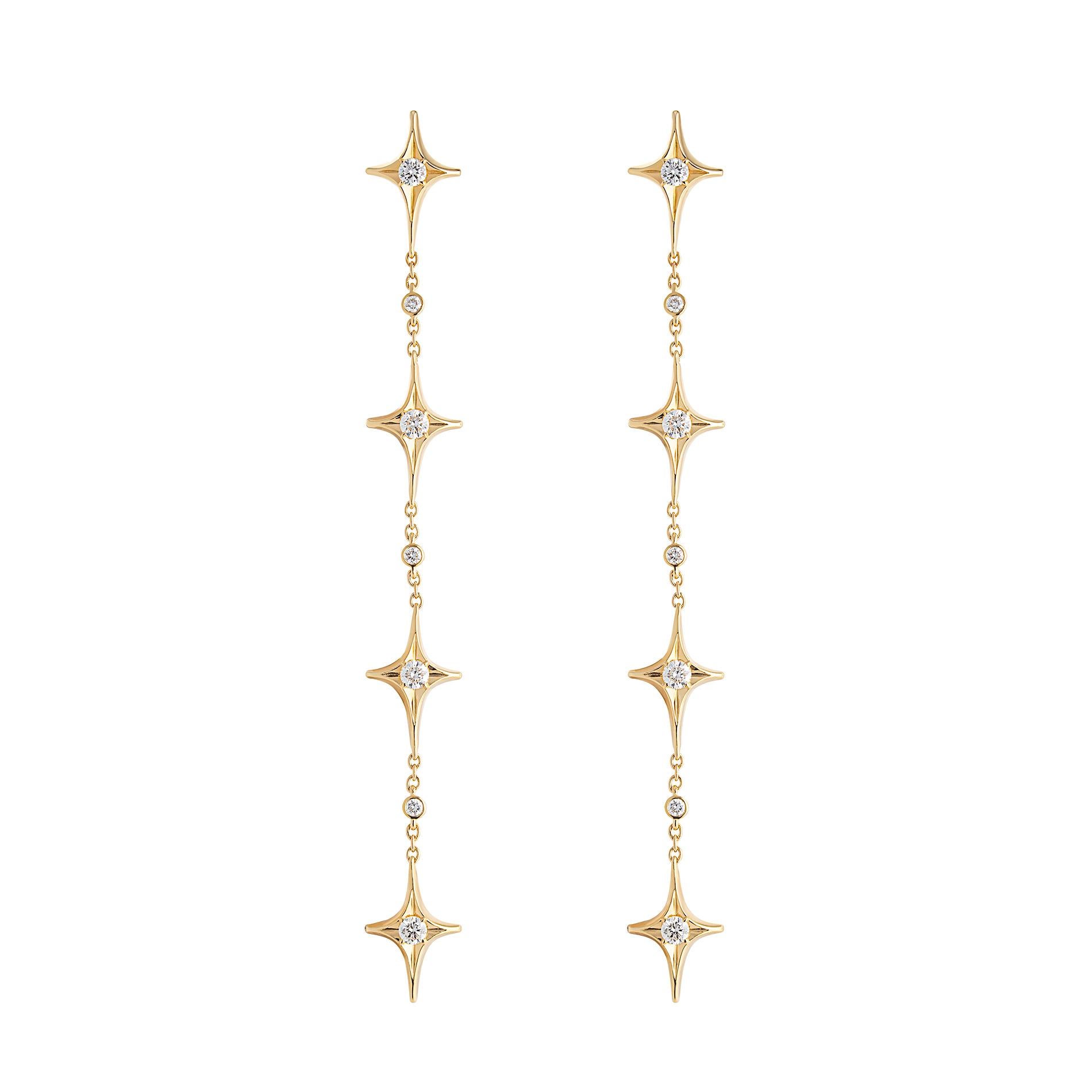Collezione Towards the Stars (Verso le stelle)
Eleva la tua eleganza e raggiungi le stelle con questi incantevoli orecchini a goccia, progettati per ipnotizzare e abbagliare. Realizzato con maestria in oro bianco, ogni orecchino presenta una serie