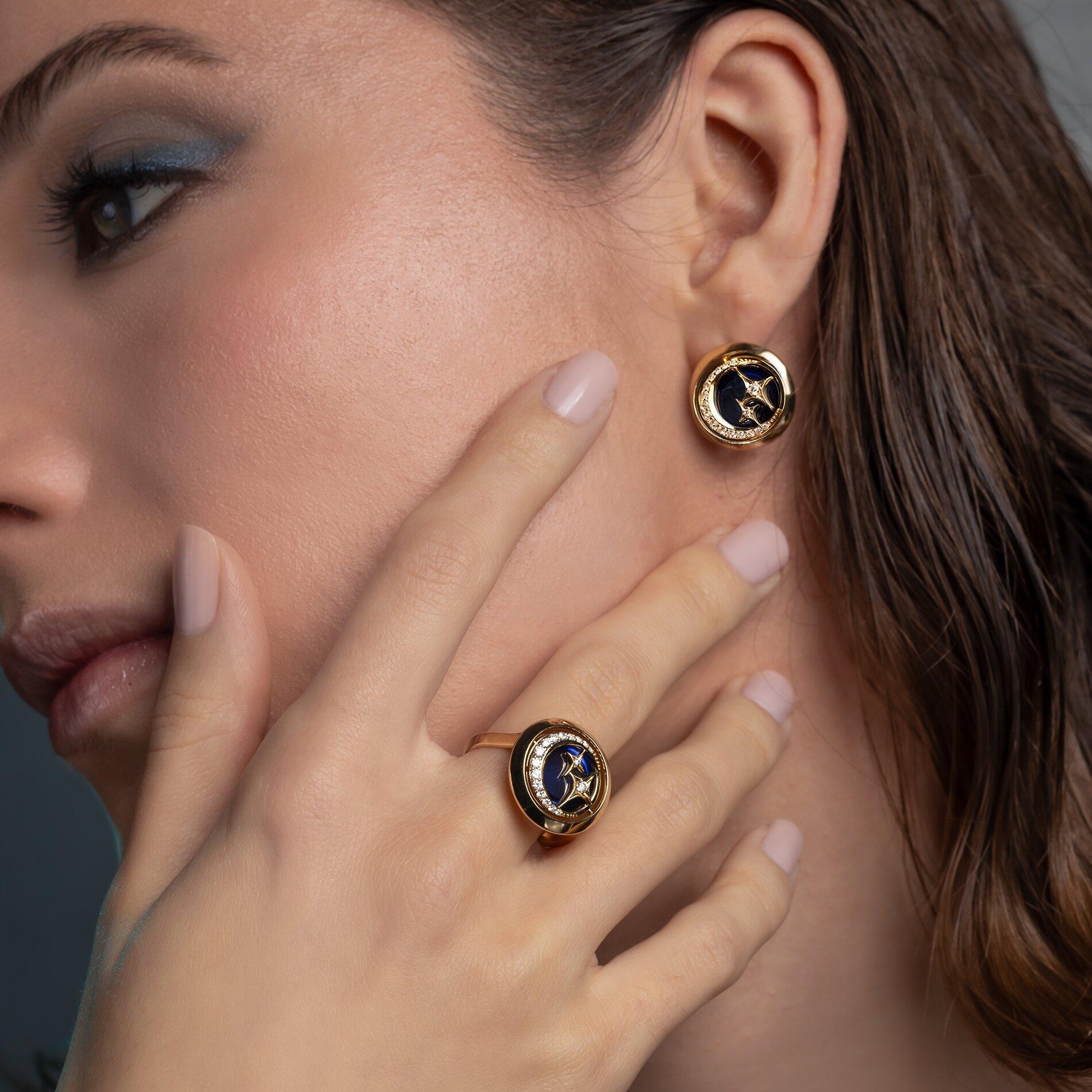 Towards the Stars New Moon Earrings In New Condition For Sale In London, GB