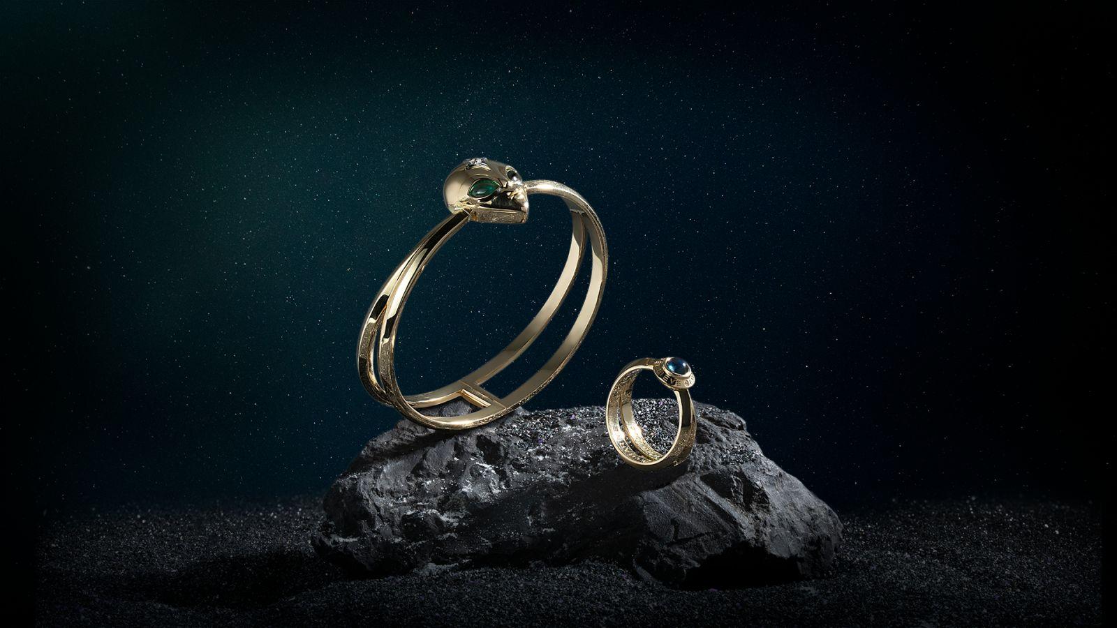 The Stars She's an Alien Armband im Zustand „Neu“ im Angebot in London, GB