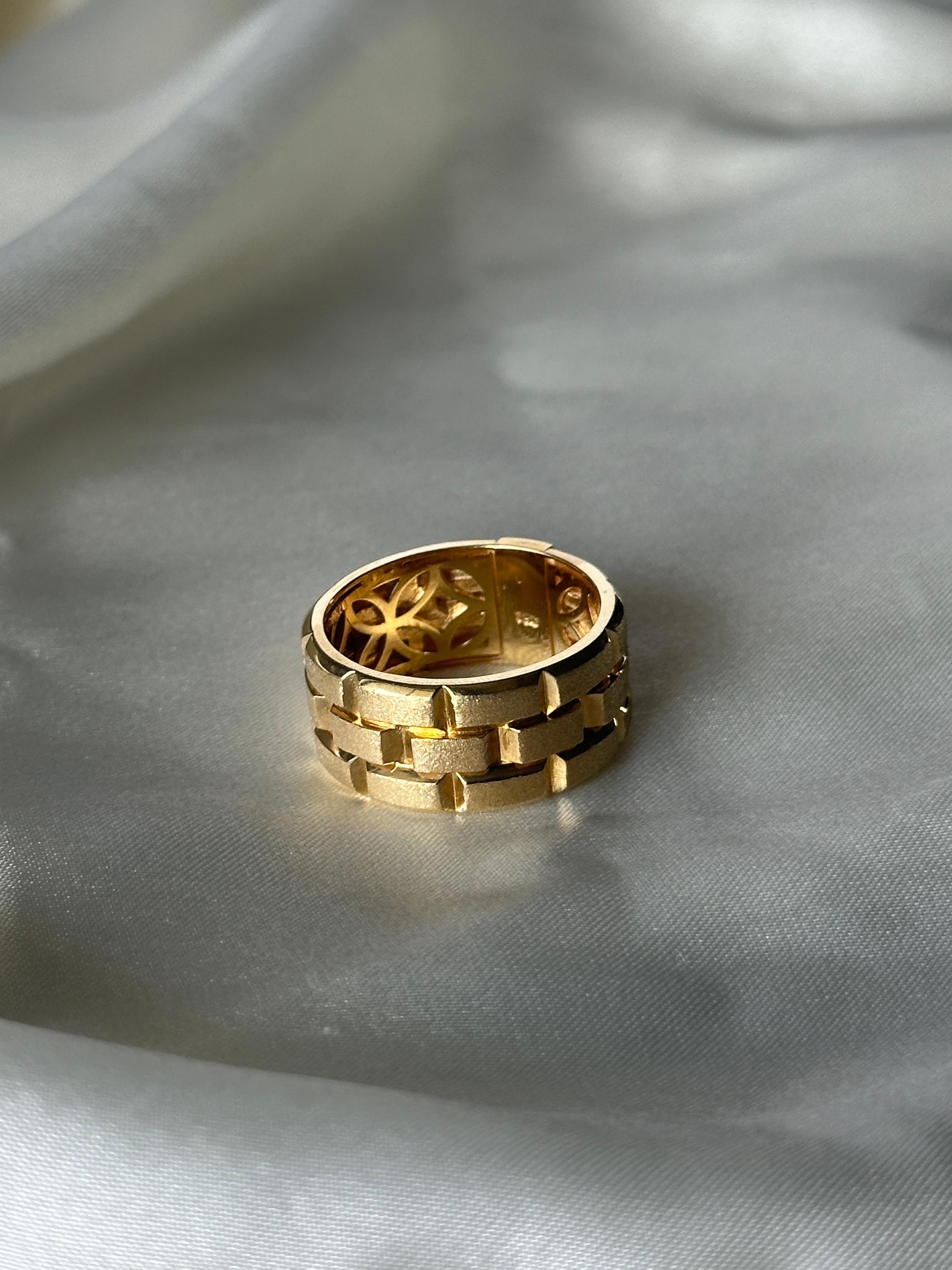Tower 18K Yellow Gold Statement Ring For Sale 5