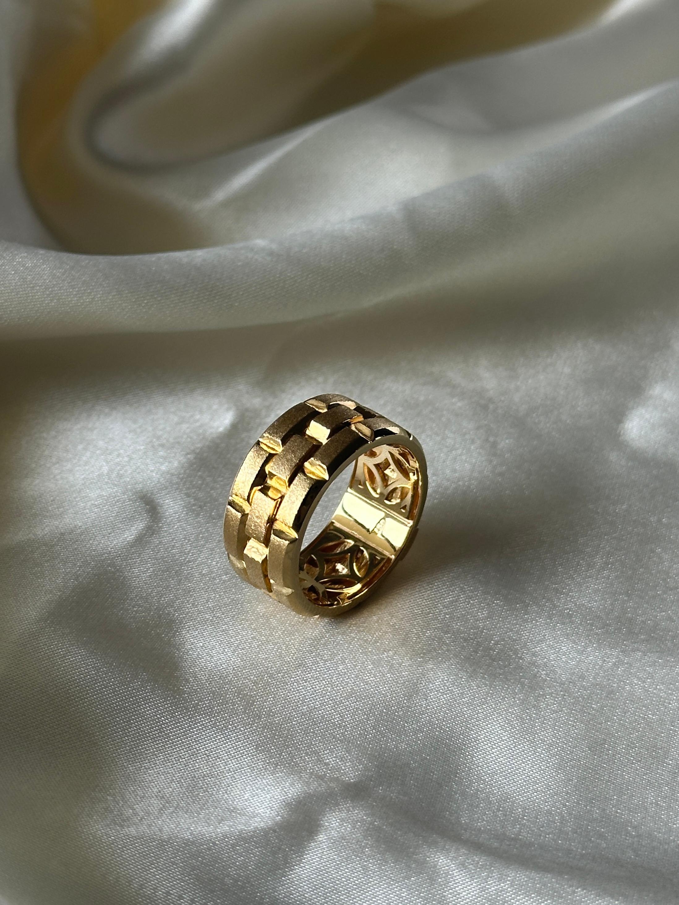 Tower 18K Yellow Gold Statement Ring For Sale 6