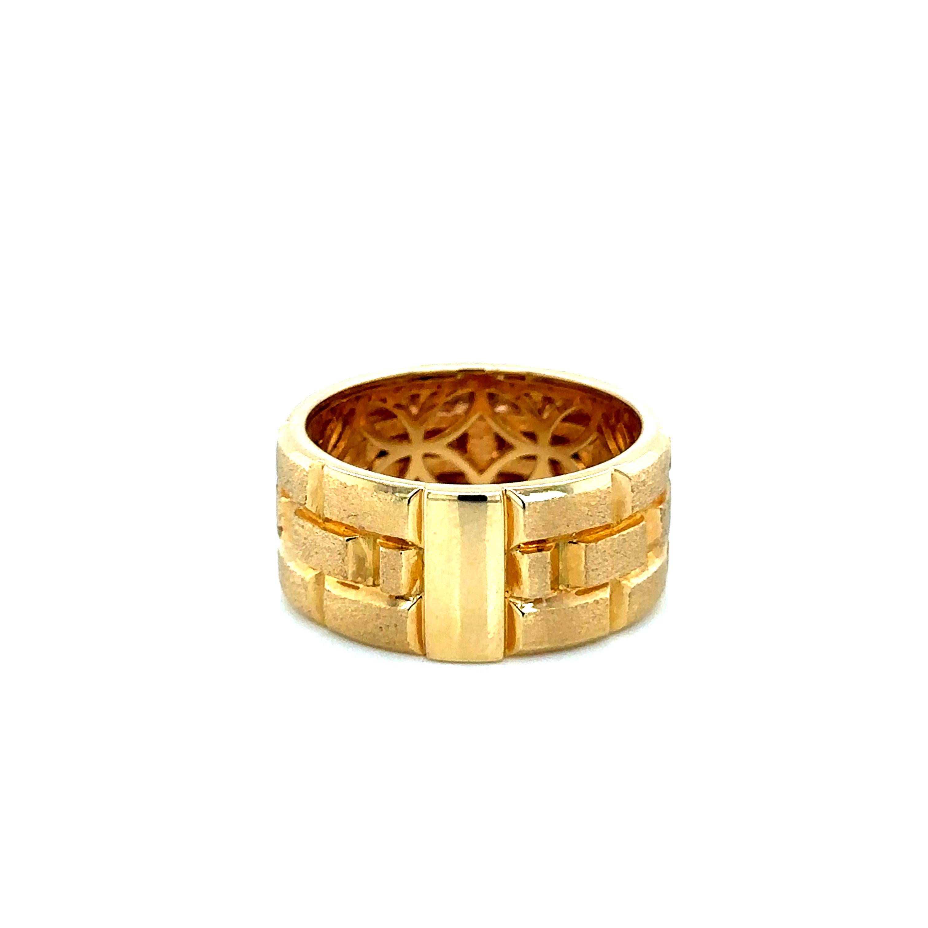 Tower 18K Yellow Gold Statement Ring For Sale 1