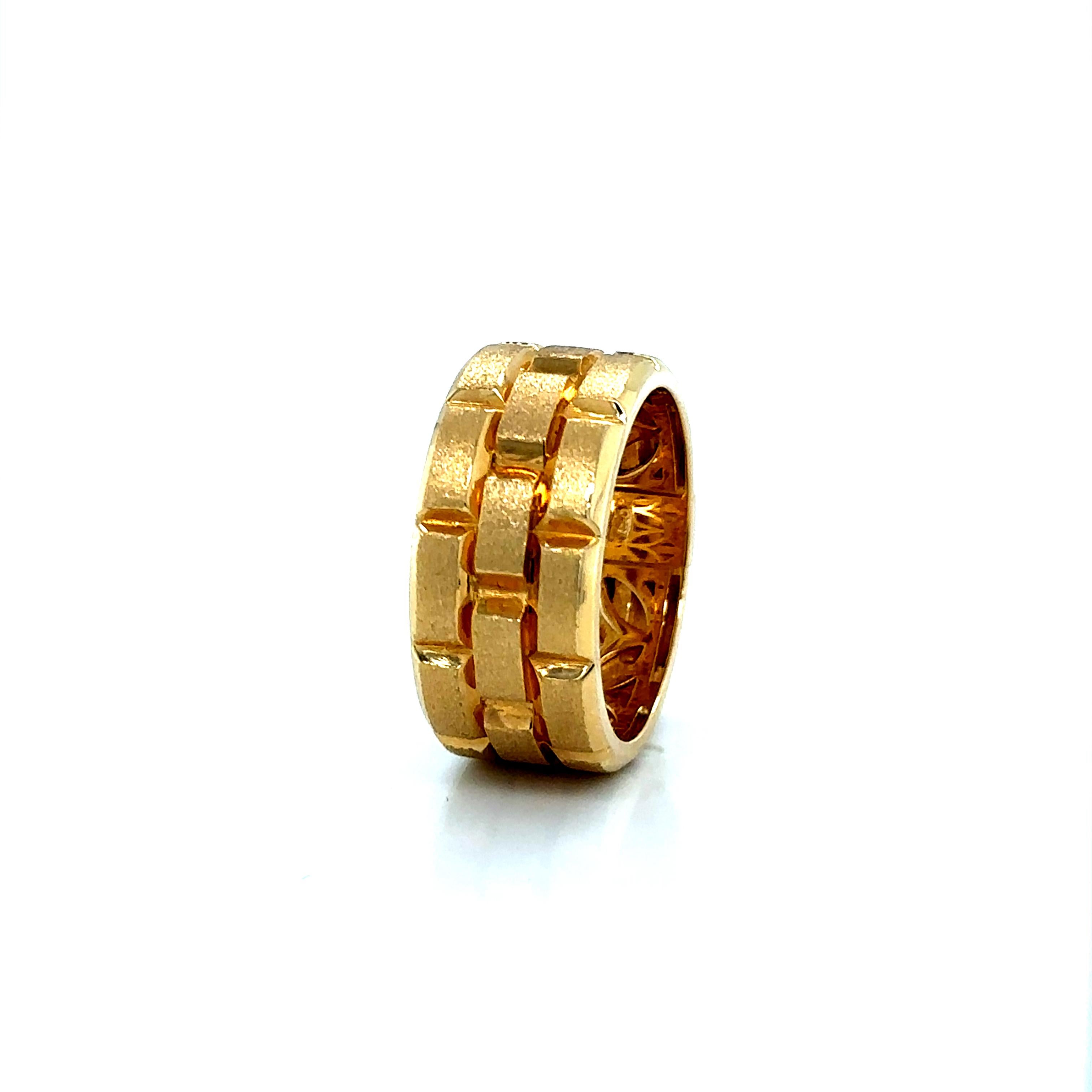 Tower 18K Yellow Gold Statement Ring For Sale 2