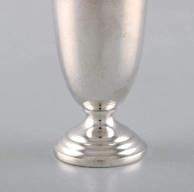 19th Century Towle, American Silversmiths, a Pair of Sugar Castors in Sterling Silver For Sale