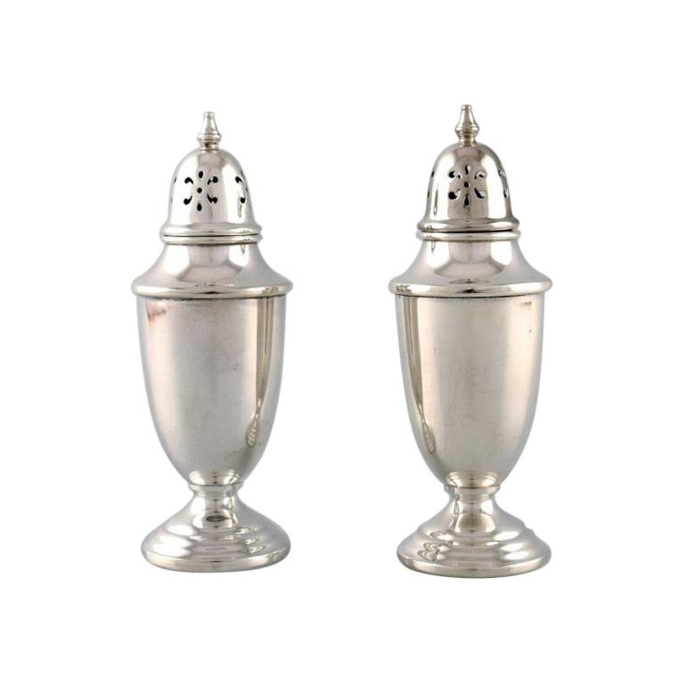 Towle, American Silversmiths, a Pair of Sugar Castors in Sterling Silver For Sale