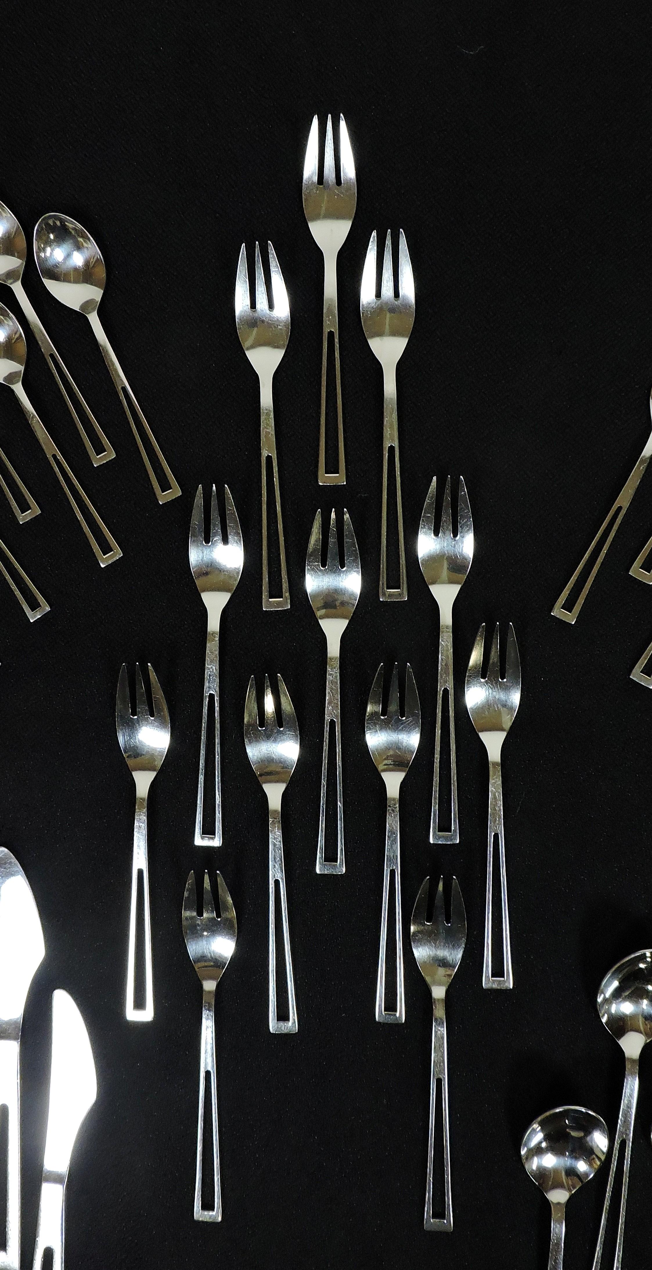 Stainless Steel Towle Aperto Avanti Celsa Style Mid-Century Modern Stainless Flatware for 12