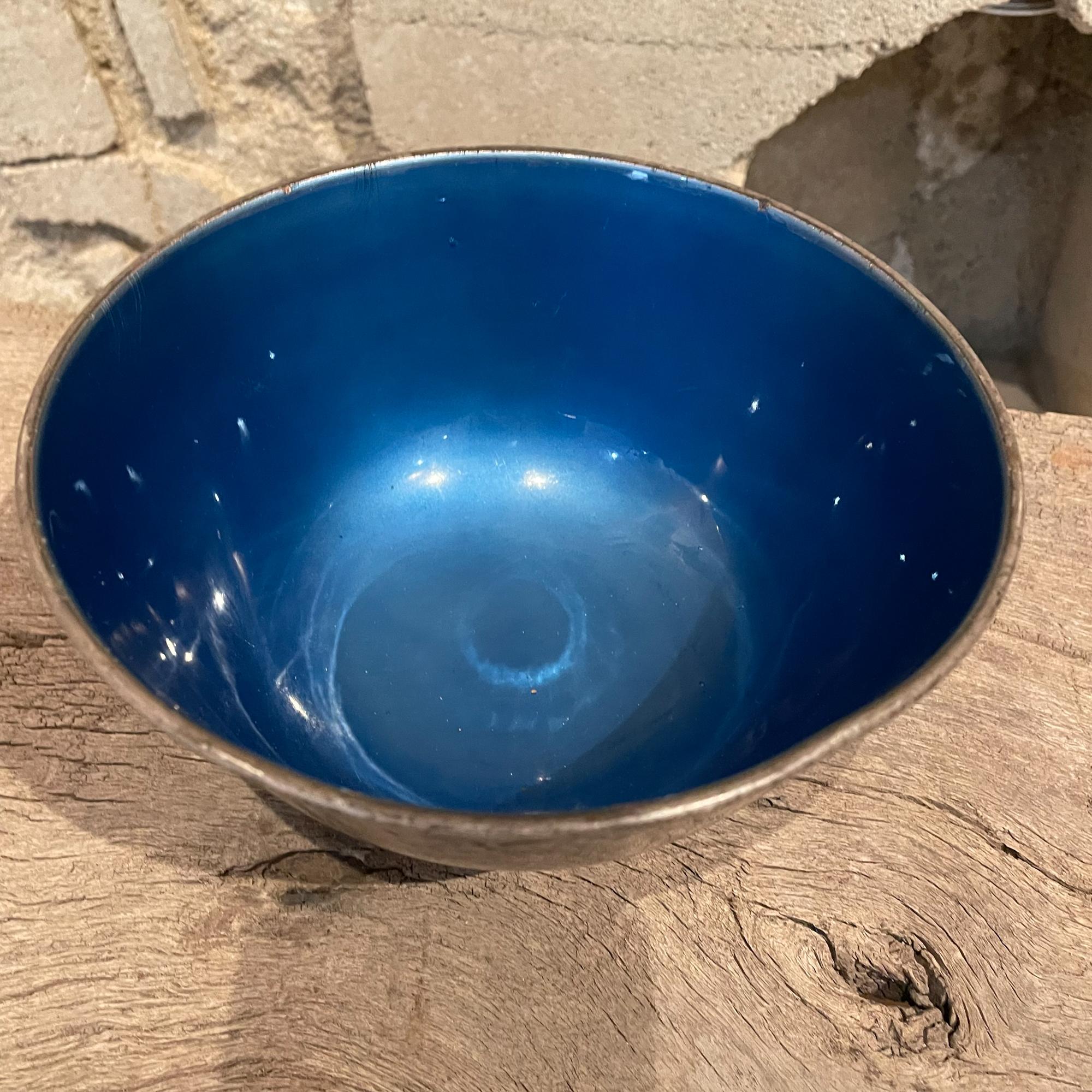 Towle Silversmiths Modern Blue Enamel Silver Plated Bowl Vintage 1970s In Fair Condition In Chula Vista, CA