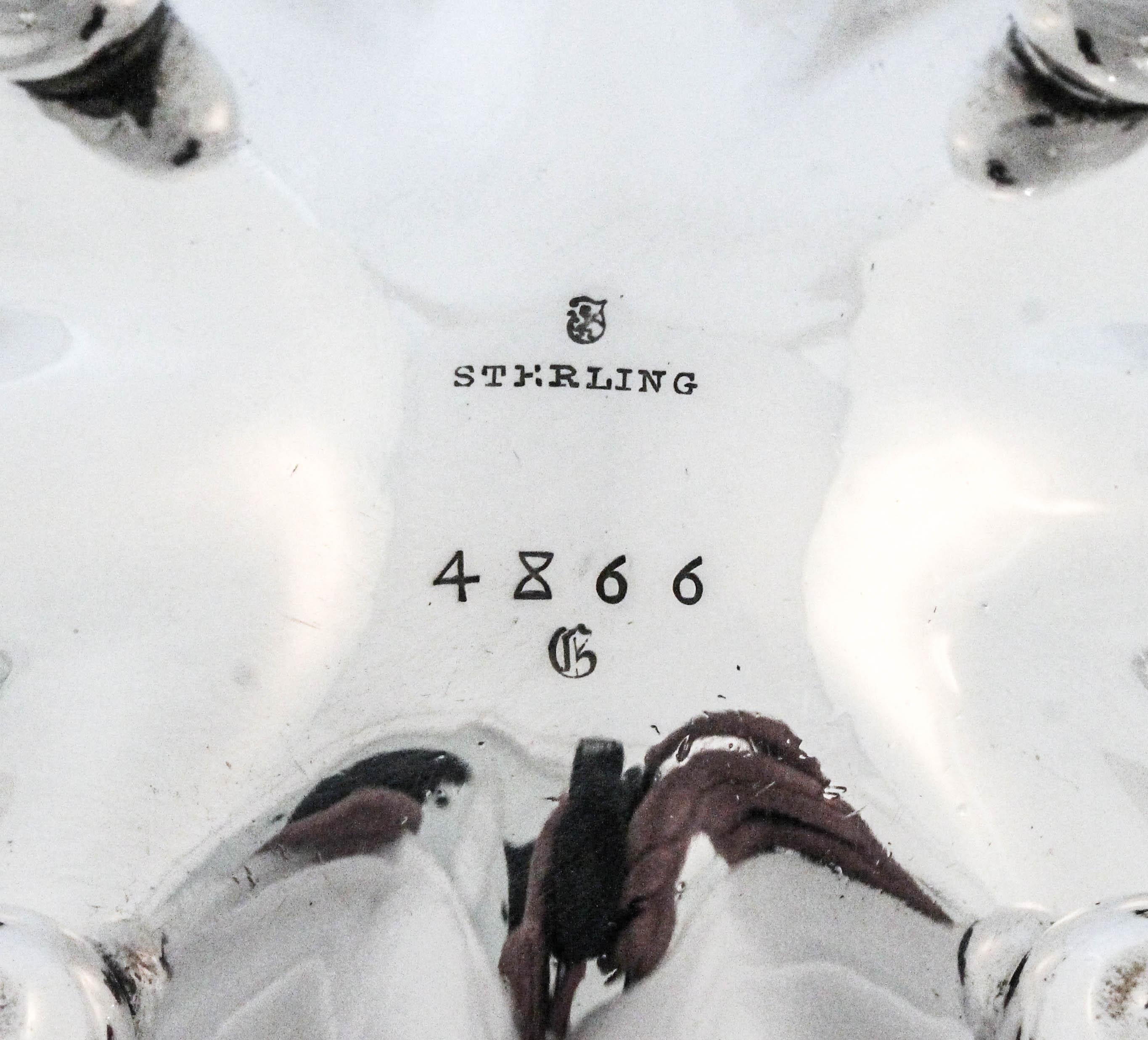 Towle Silversmiths Ciotola smerlata in argento sterling in vendita 1