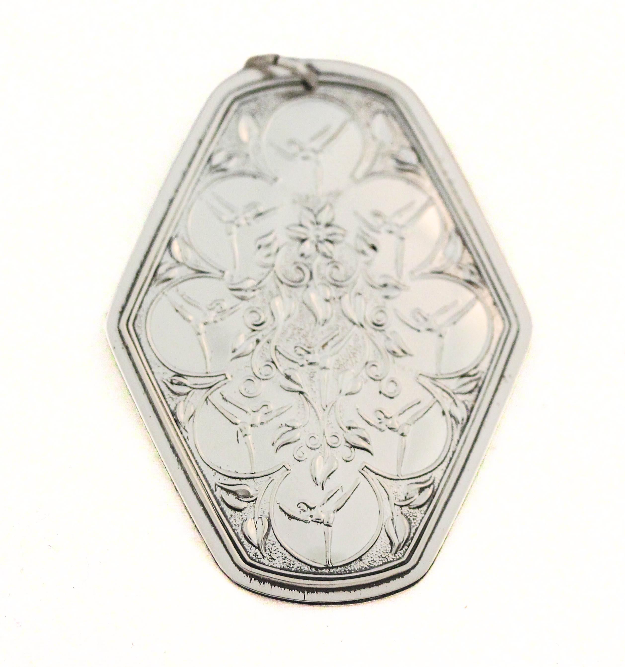 Towle Sterling Christmas Melodies Medallion – 1979 Edition In Excellent Condition For Sale In Brooklyn, NY