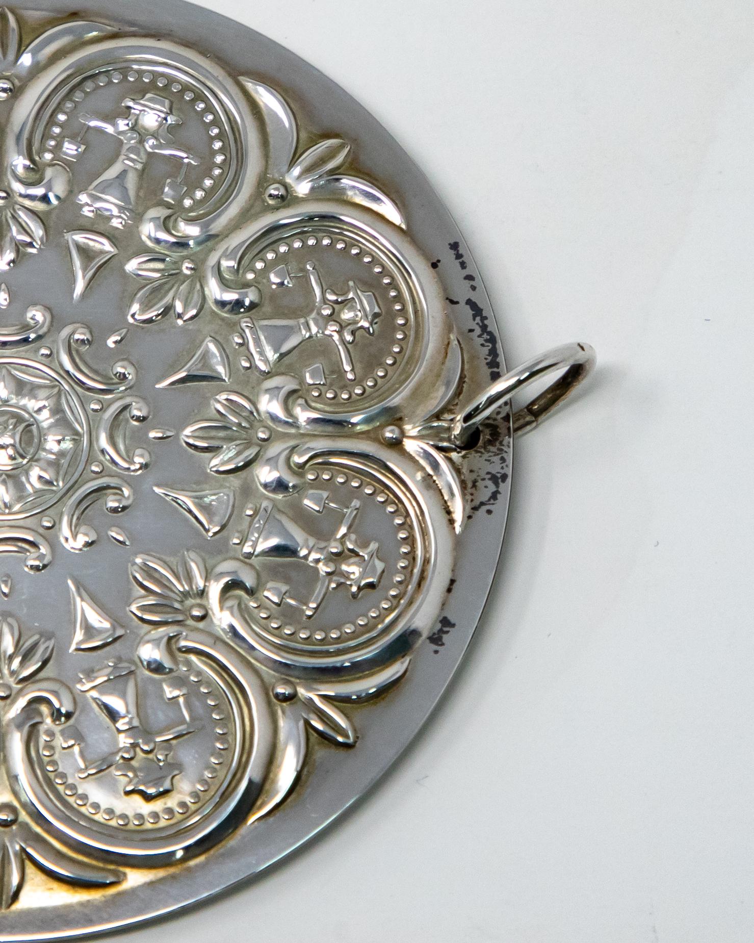 Towle Sterling Ornament Eight Maids a Milking with Box, 1978 In Fair Condition For Sale In Cookeville, TN