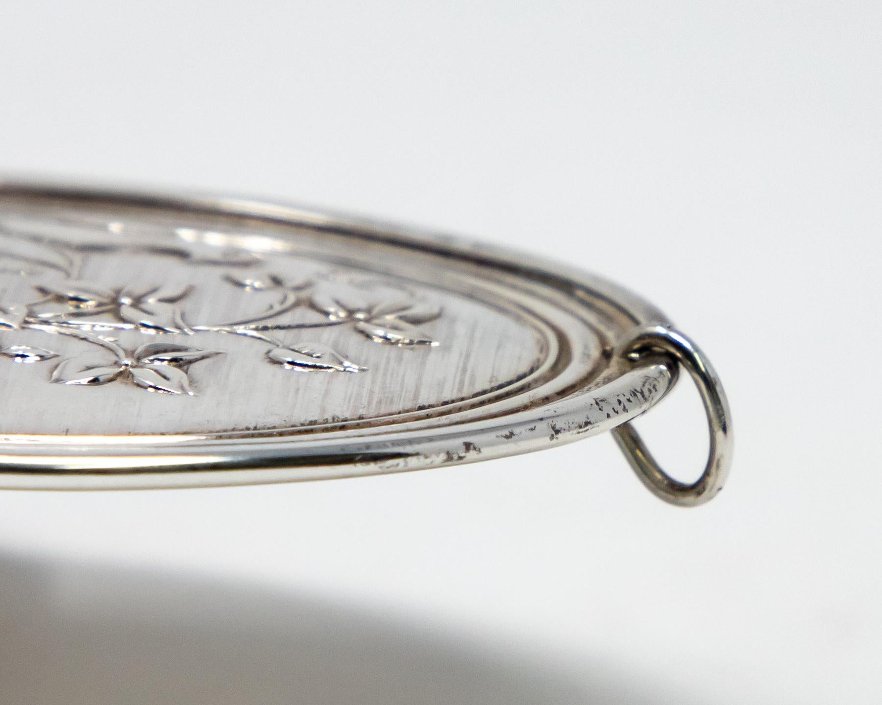 Late 20th Century Towle Sterling Ornament Two Turtledoves with Cross on Reverse Side, 1972 For Sale