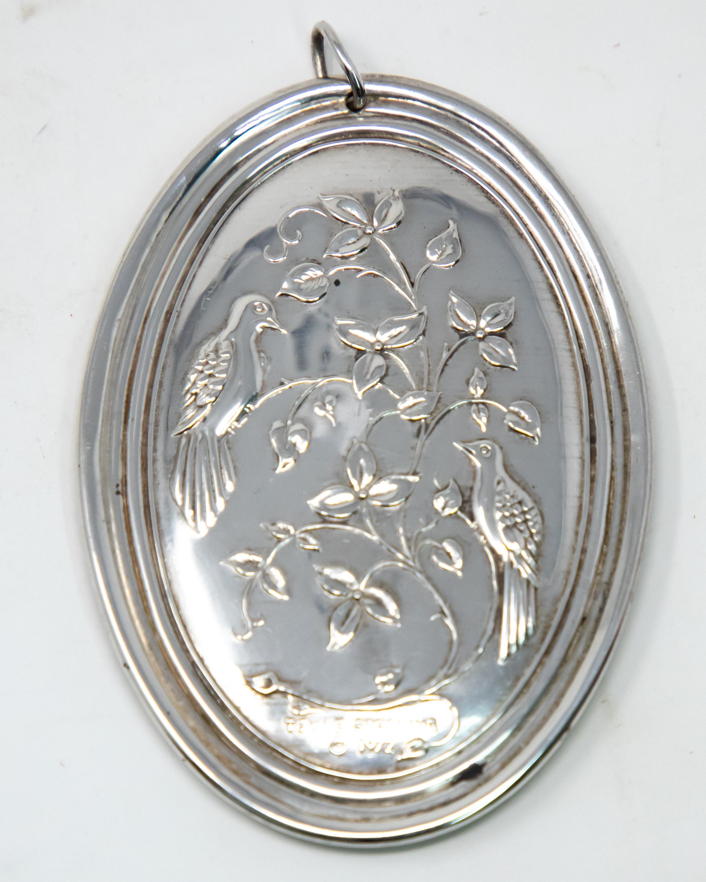 Towle Sterling Ornament Two Turtledoves with Cross on Reverse Side, 1972 For Sale 1