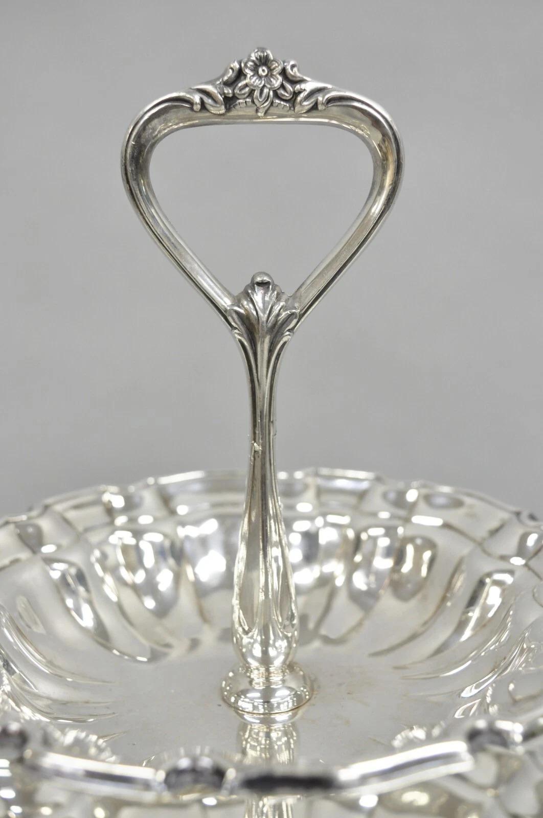 Sconosciuto Towle Victorian placcato in argento a 2 livelli con smerlo e piatto da portata per pasticceria in vendita