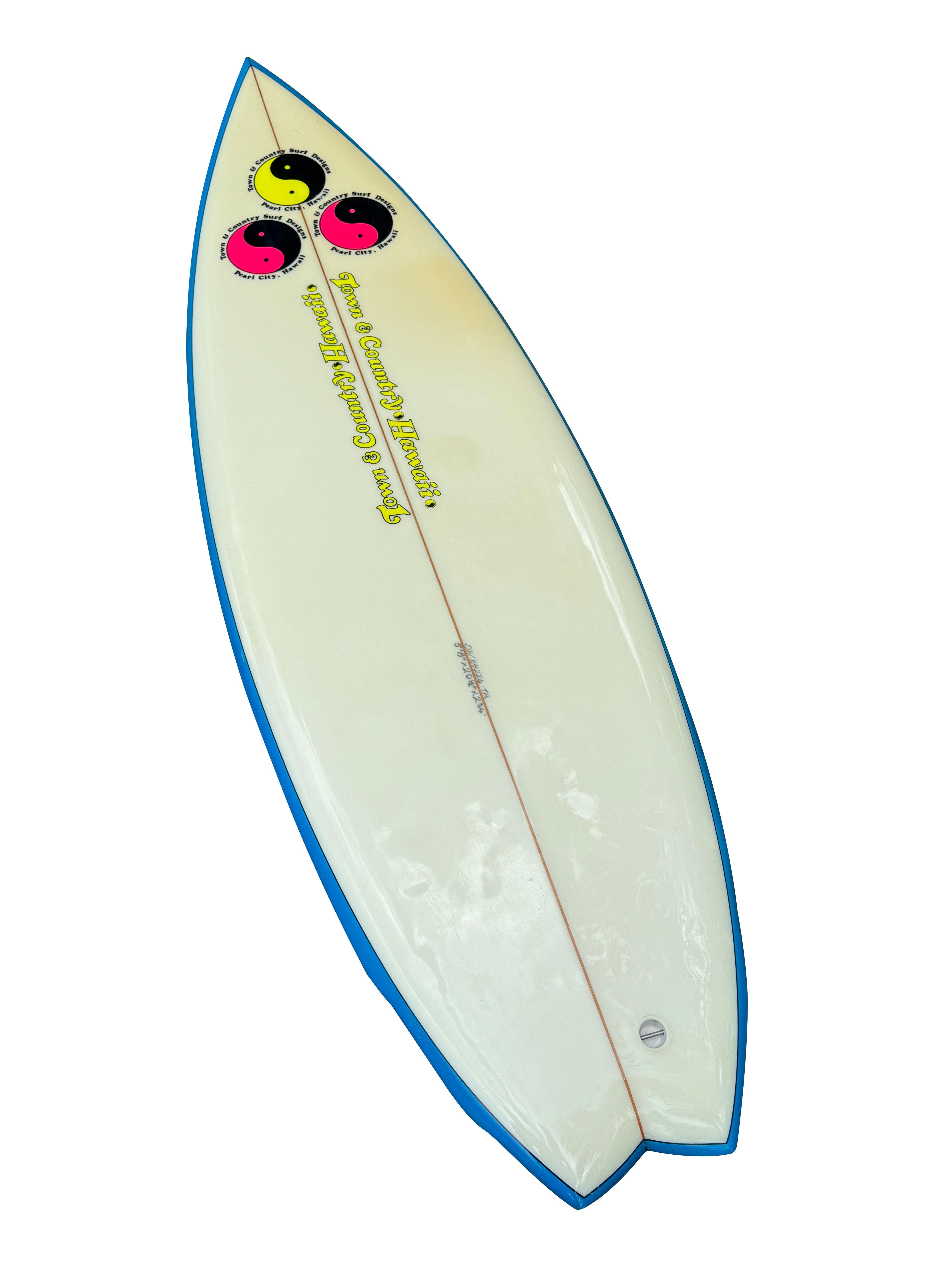Tabla de surf Town & Country Vintage Dave Wallace Cola de golondrina de doble ala (1984) Estadounidense en venta