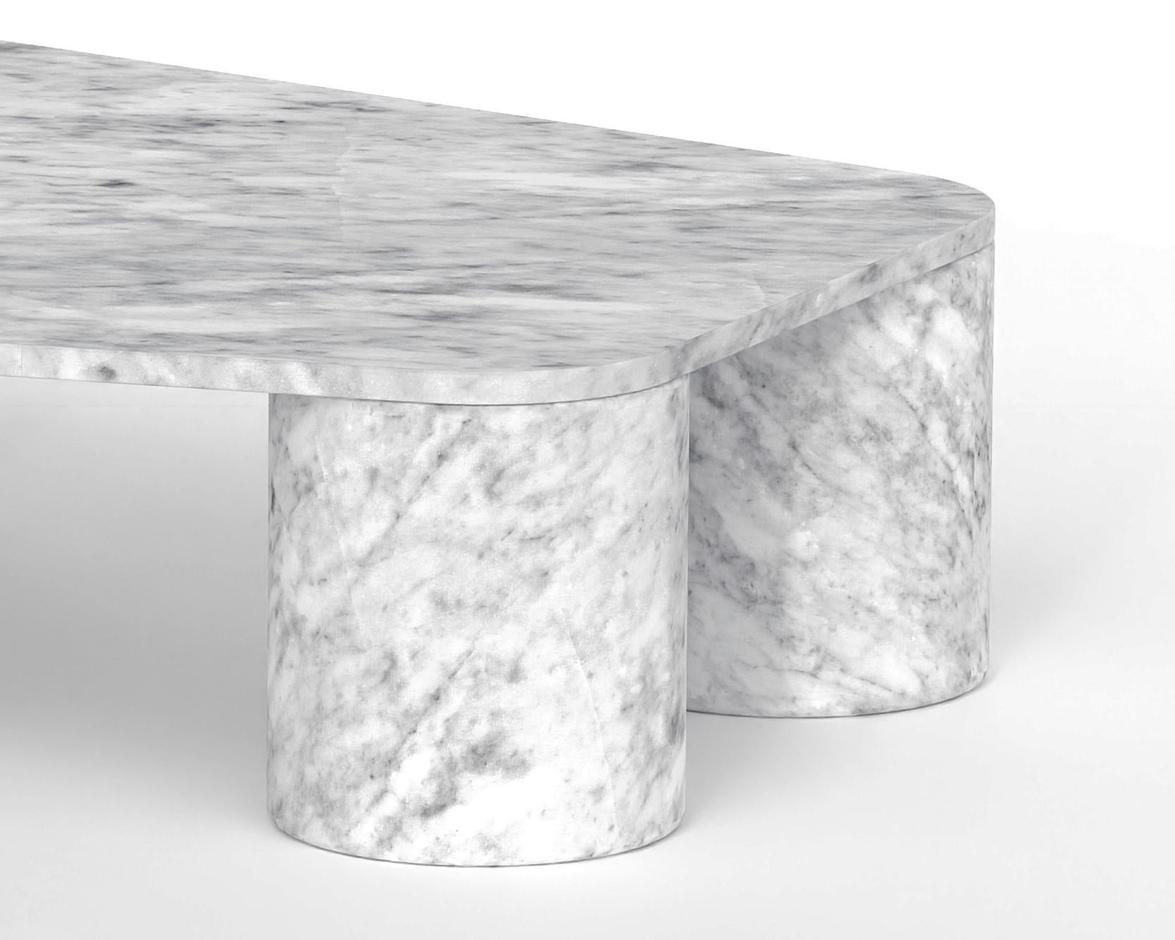Table basse Toy 120 de spHaus
Conçu par Dominika Malà
Dimensions : 102 x 120 x 30 cm : D 102 x L 120 x H 30 cm.
Matériaux : Marbre.

Toy 120/100 sont deux tables basses d'extérieur ou d'intérieur au design trapézoïdal ou rond, massif et raffiné à la
