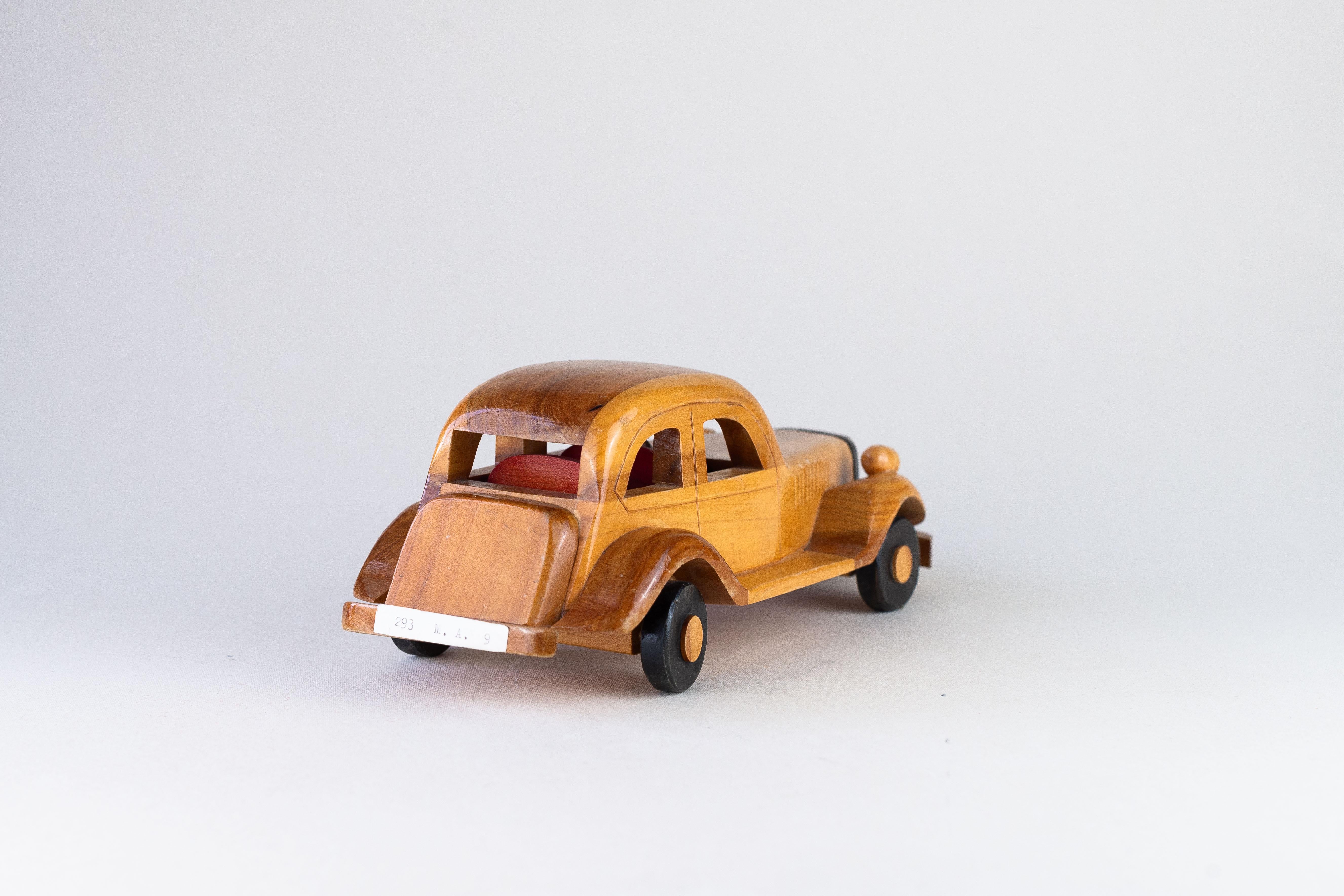 Spielzeugwagen Citroen Traktion 15/6, Frankreich, ca. 1960 (Französisch) im Angebot