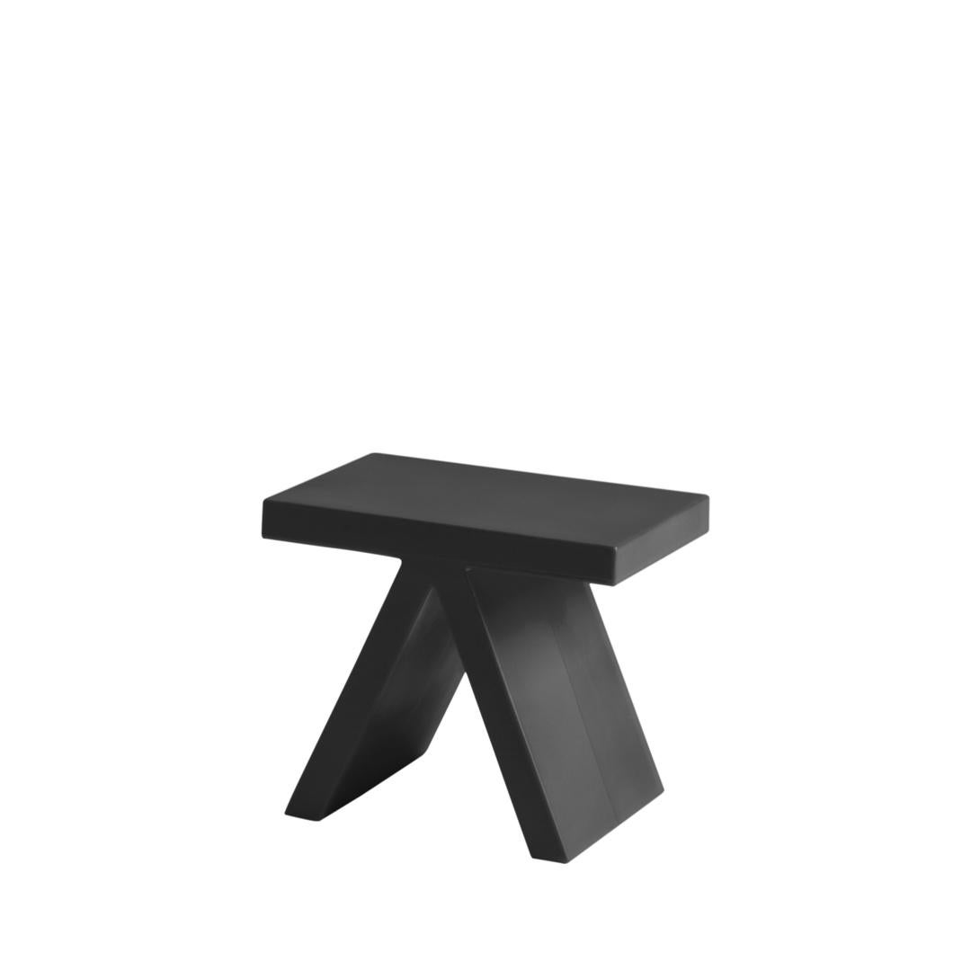 Safrangelber Couchtisch mit Spielzeugspielzeug von Prospero Rasulo (21. Jahrhundert und zeitgenössisch) im Angebot
