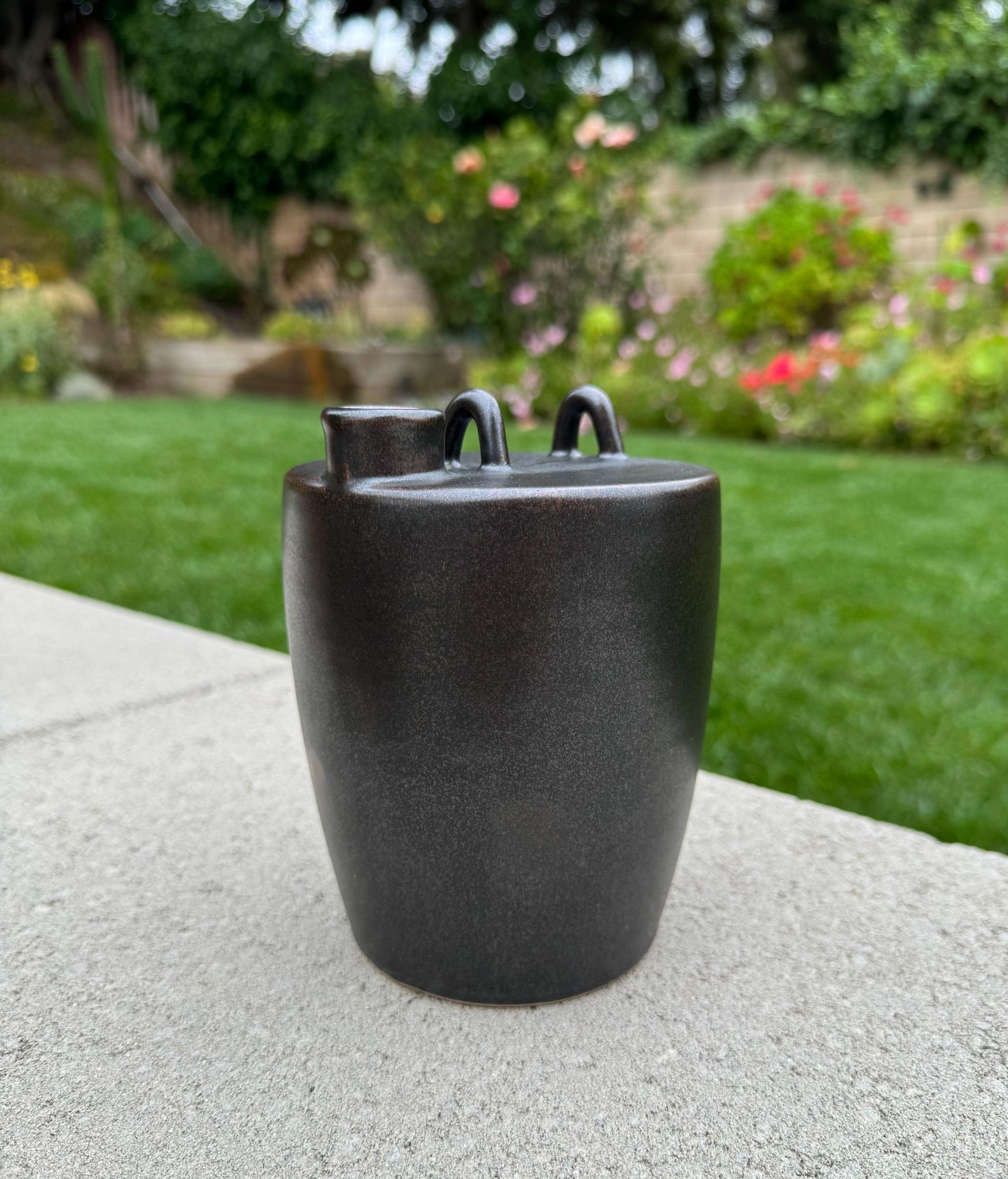 Vaso Ikebana in ceramica di Toyo, Giappone, XX secolo in vendita 5