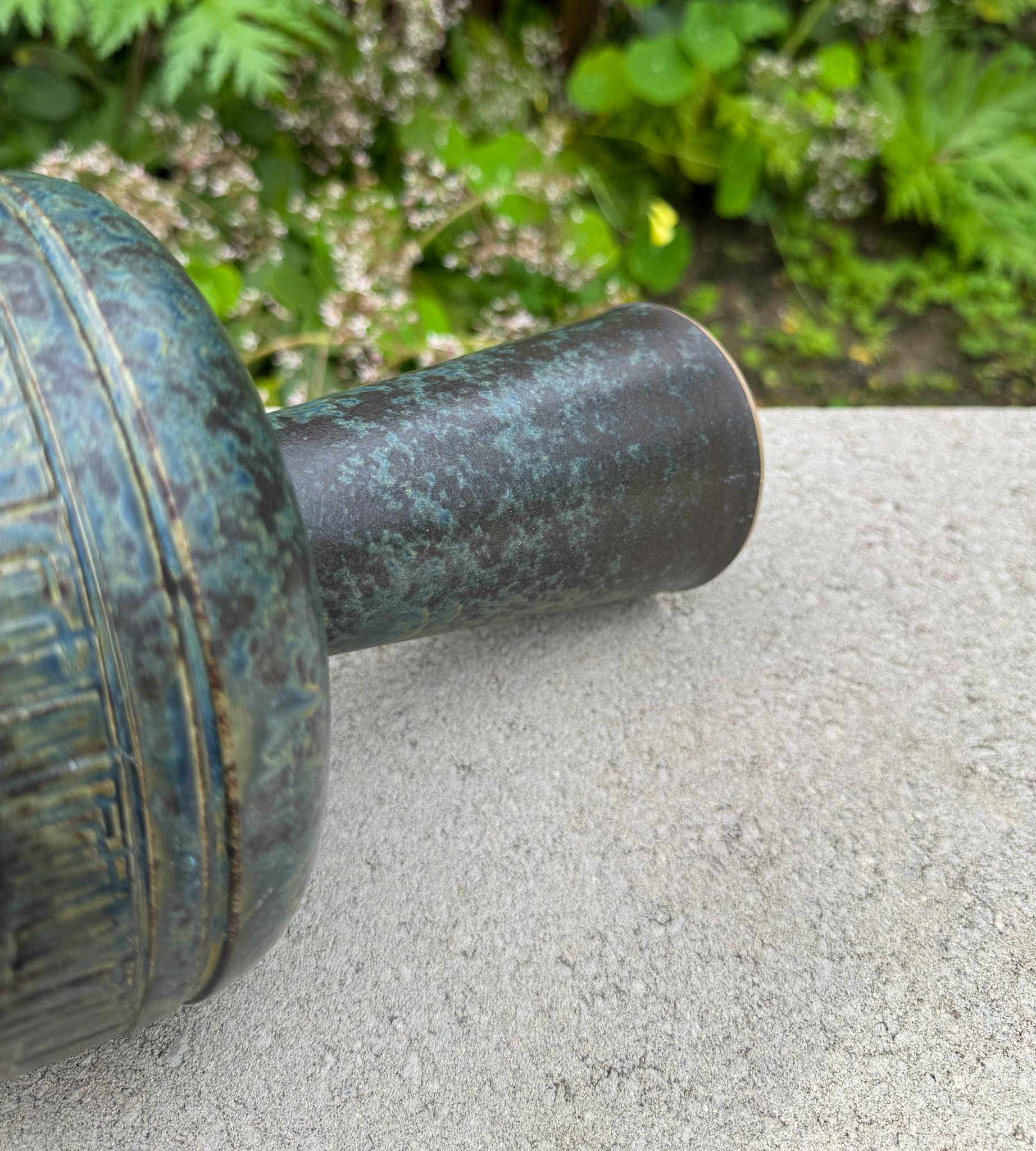 Toyo Modernist Japanische Ikebana-Keramik-Kelchvase, ca. 1965 (20. Jahrhundert) im Angebot