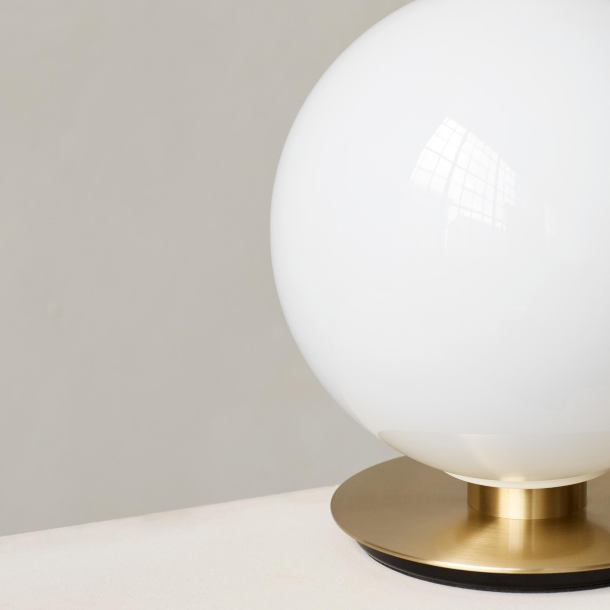 Designed for longevity, TR Bulb uses LED technology, which, with normal use, should last many years. The globe is constructed from white opal glass, and the core structure is made from aluminum to draw heat away from the LED, allowing the bulb to