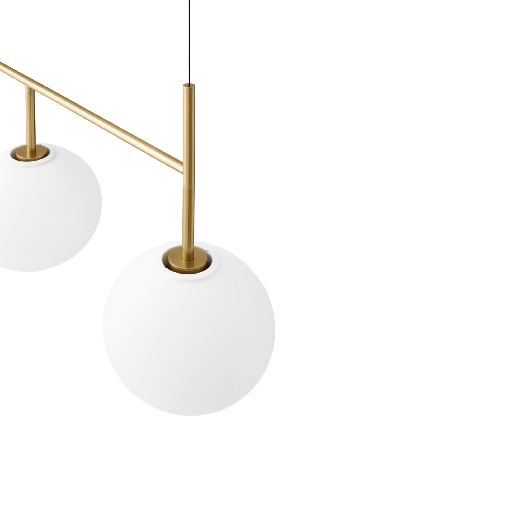 Designed for longevity, TR Bulb uses LED technology, which, with normal use, should last many years. The globe is constructed from white opal glass, and the core structure is made from aluminium to draw heat away from the LED, allowing the bulb to