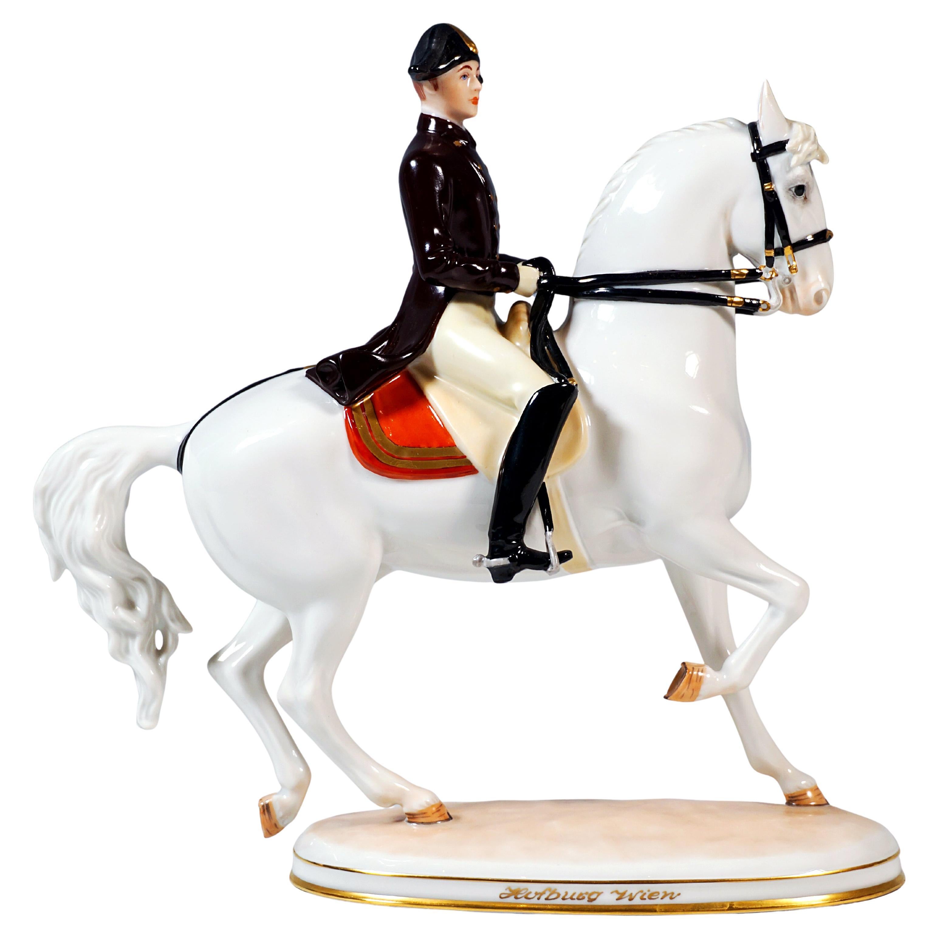 
Trab
 al trotto con cavaliere, Spanish School di Vienna, cavallo di Augarten, 20° anniversario in vendita