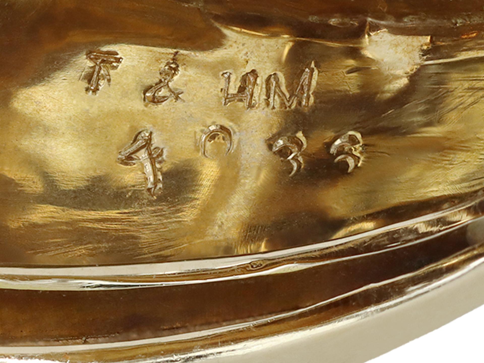 Trabert & Hoeffer con anillo de cóctel de rubí birmano Mauboussin, hacia 1940. Cabujón en venta