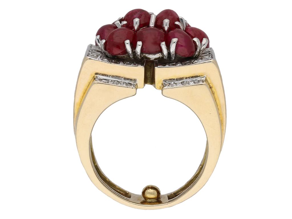 Trabert & Hoeffer with Mauboussin Burmese Ruby Cocktail Ring, circa 1940. In Good Condition For Sale In London, GB