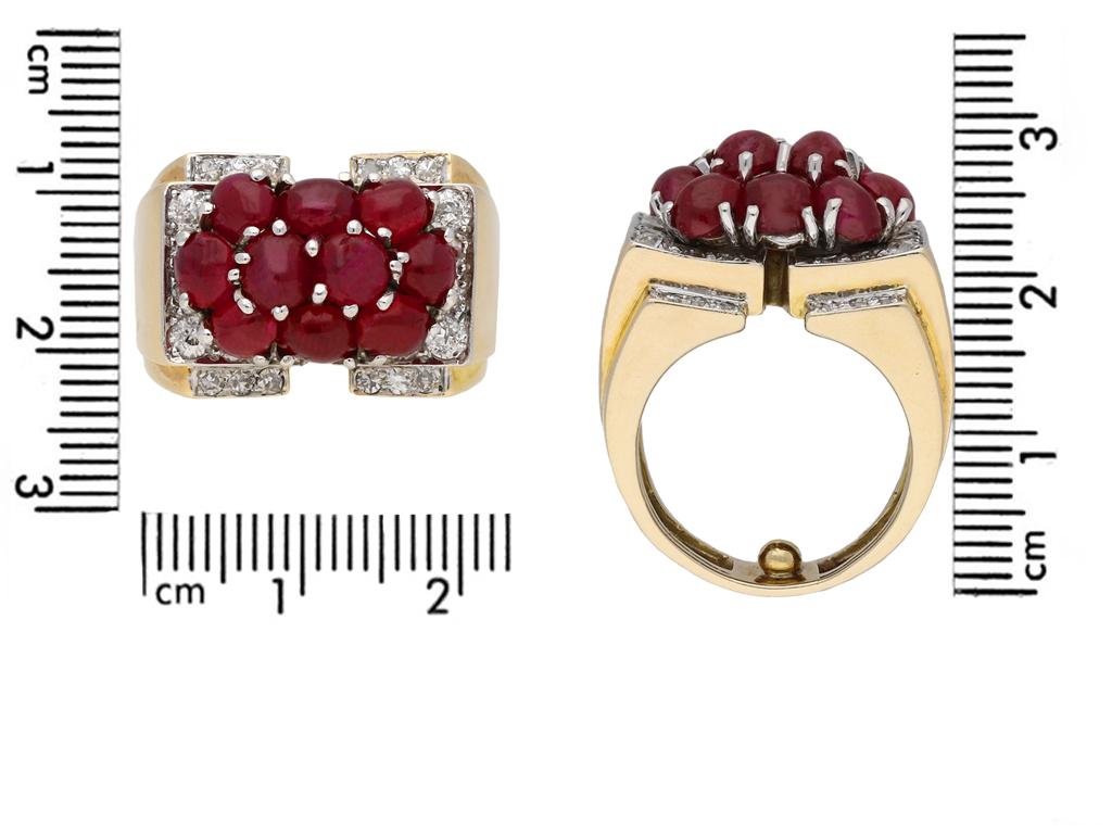 Trabert & Hoeffer mit Mauboussin Burmese Ruby Cocktail Ring, um 1940. Damen im Angebot