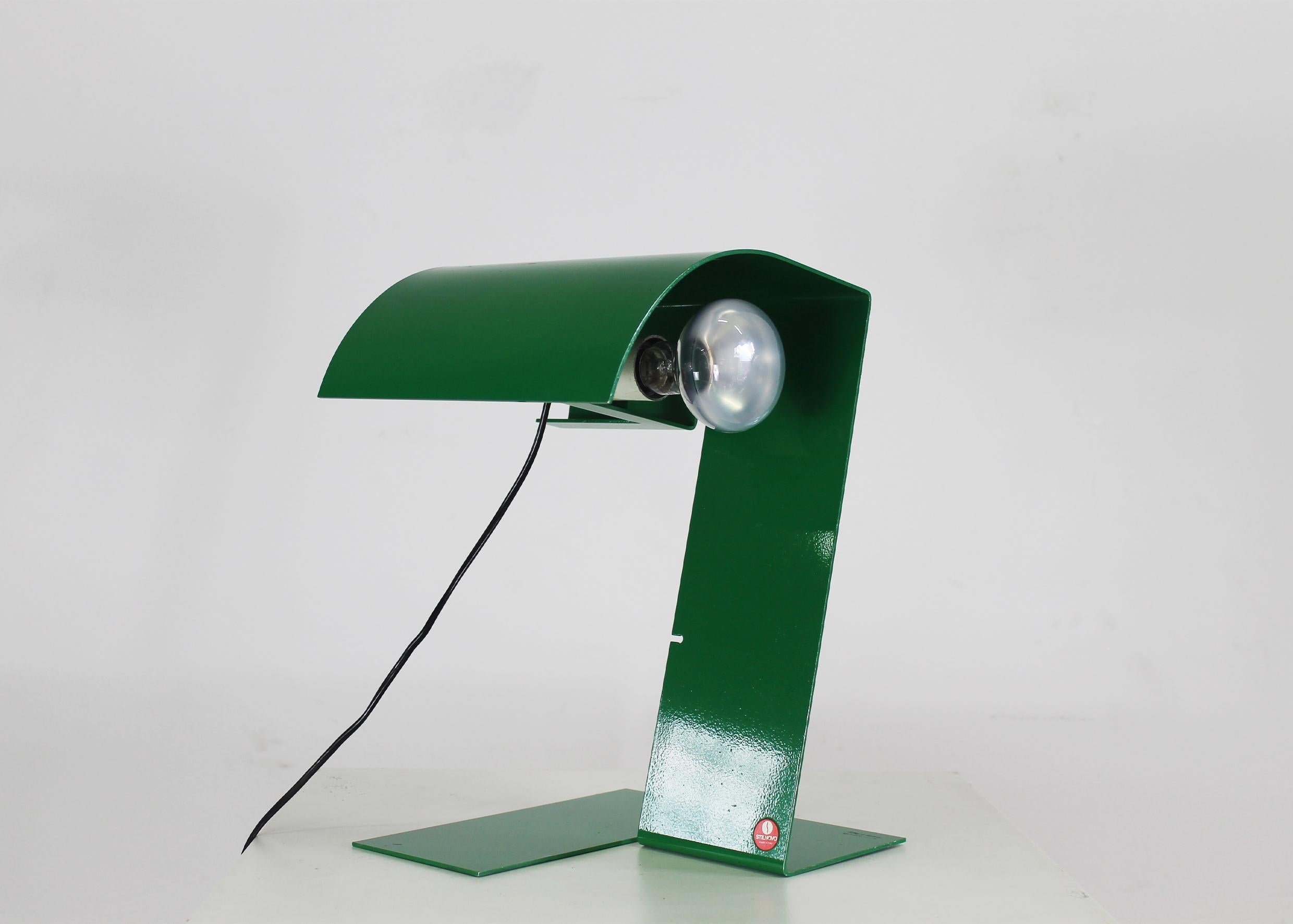 Mid-Century Modern Lampe de bureau Trabucchi Vecchi Volpi Blitz en métal laqué vert par Stilnovo, années 70 en vente