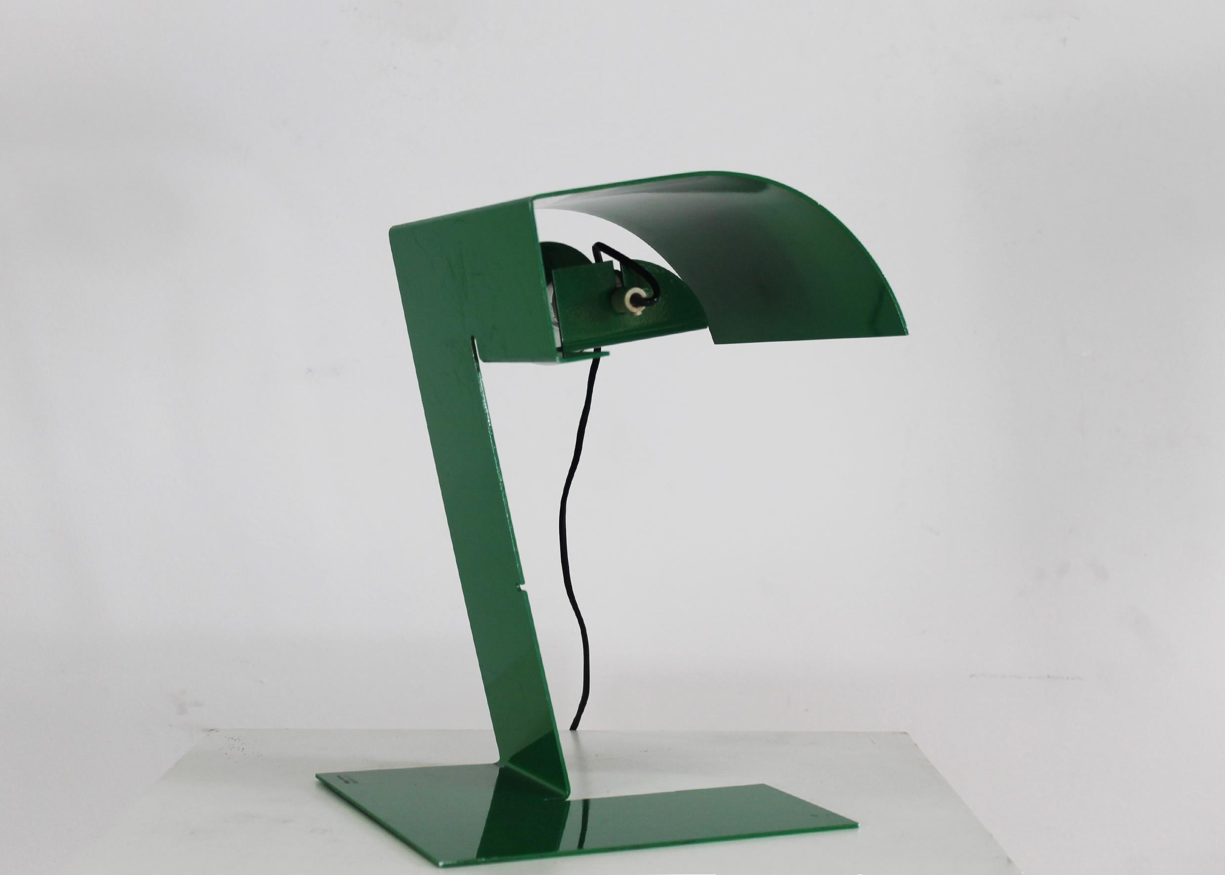 Lampe de bureau Trabucchi Vecchi Volpi Blitz en métal laqué vert par Stilnovo, années 70 Bon état - En vente à Montecatini Terme, IT