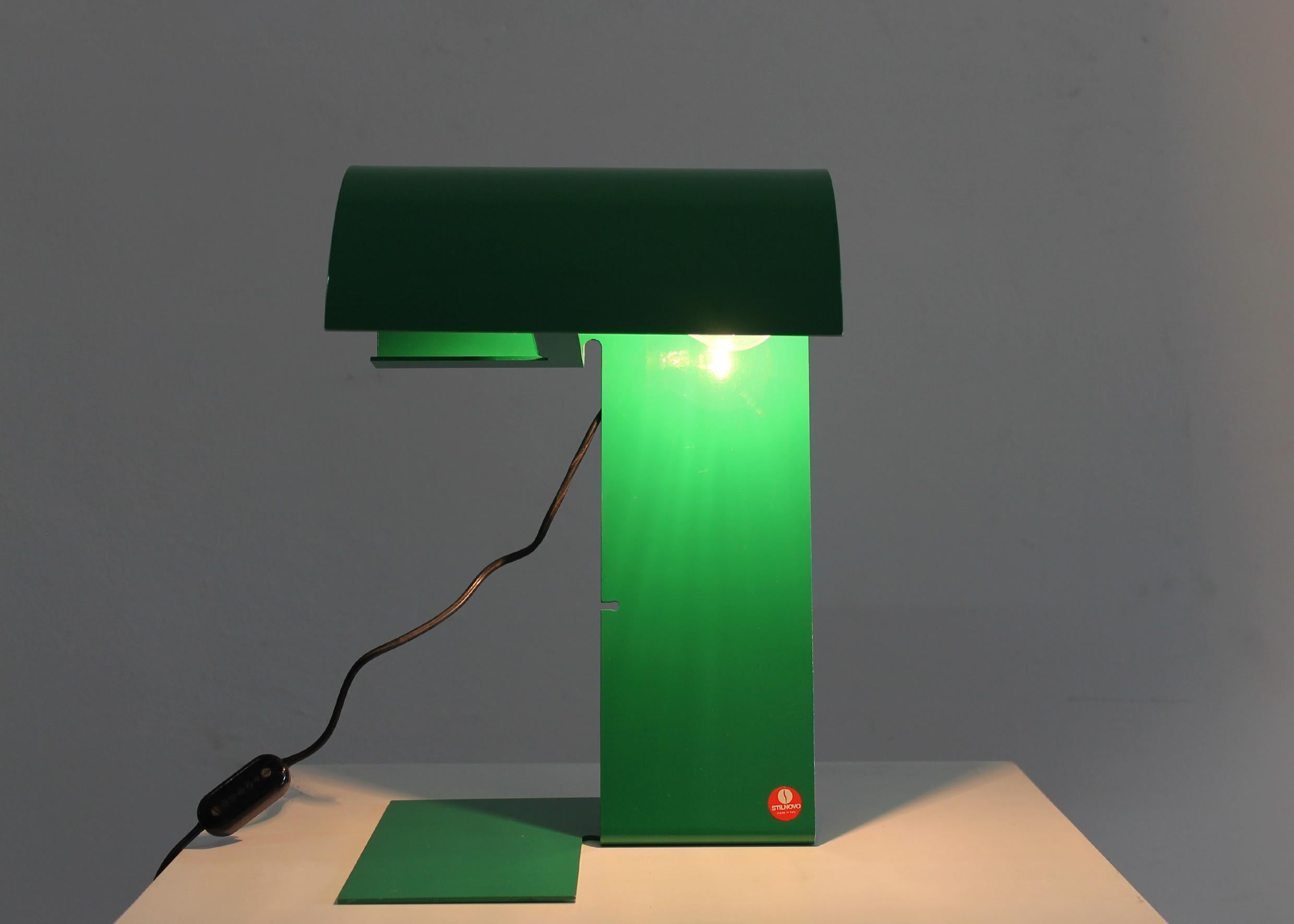 Milieu du XXe siècle Lampe de bureau Trabucchi Vecchi Volpi Blitz en métal laqué vert par Stilnovo, années 70 en vente