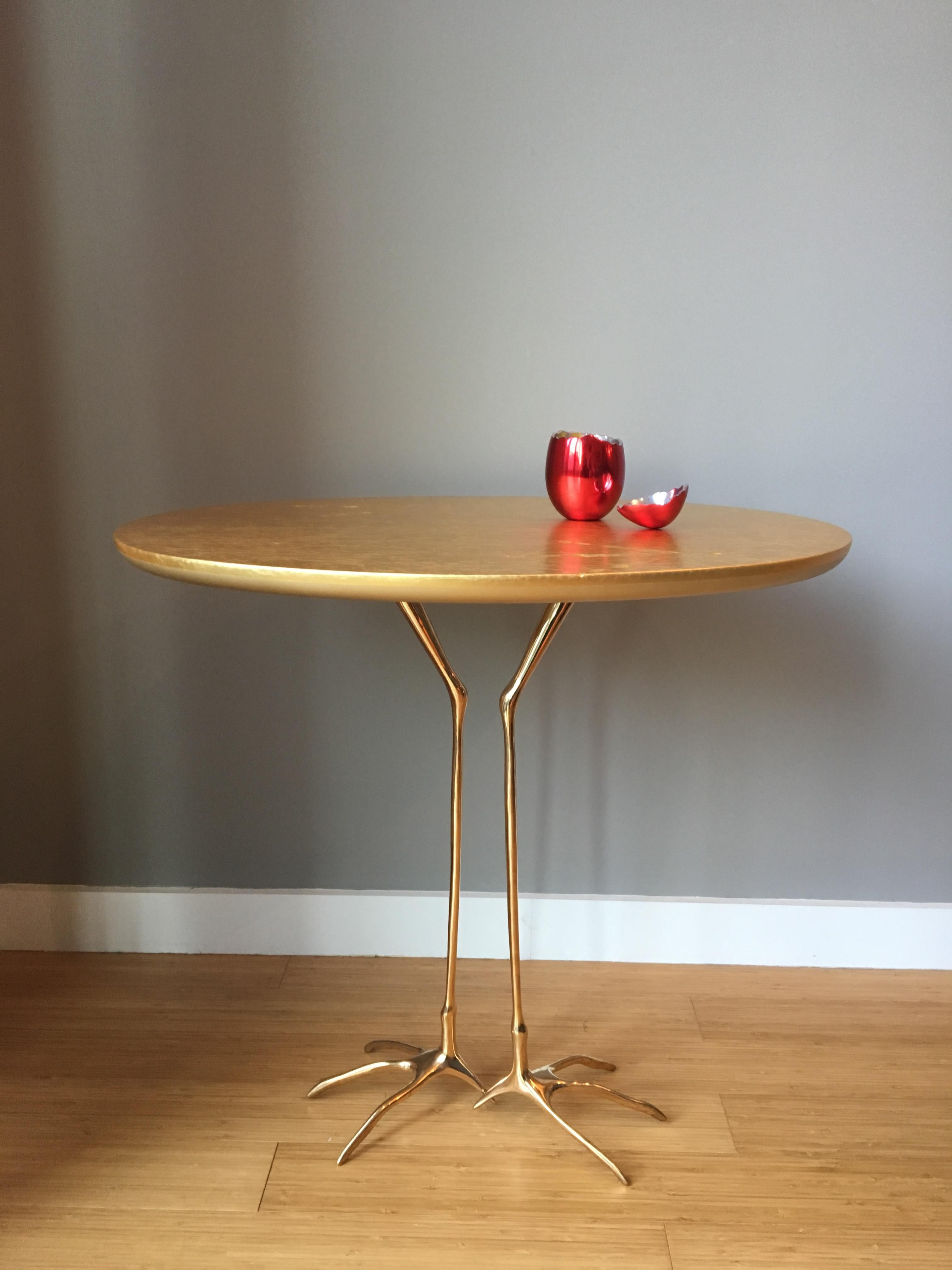 Hand-Crafted TRACCIA “Bird Leg” Surreal Gold Leaf and Bronze End Table, Italy For Sale