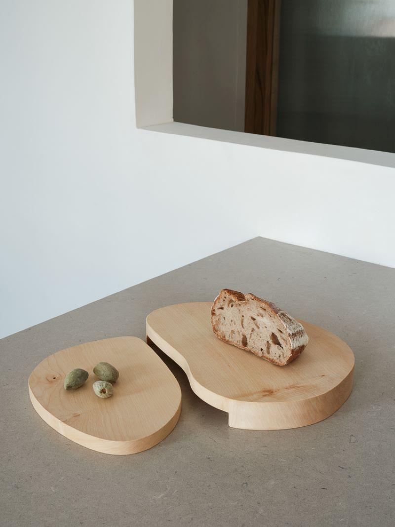 Minimalist Tracés 01 centerpiece, maple wood, handmade in France, OROS Edition For Sale