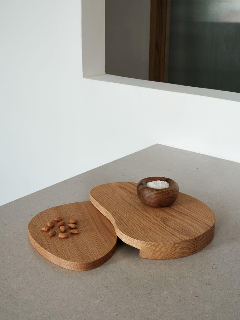 Minimalist Tracés 01 centerpiece, oak wood, handmade in France, OROS Edition For Sale
