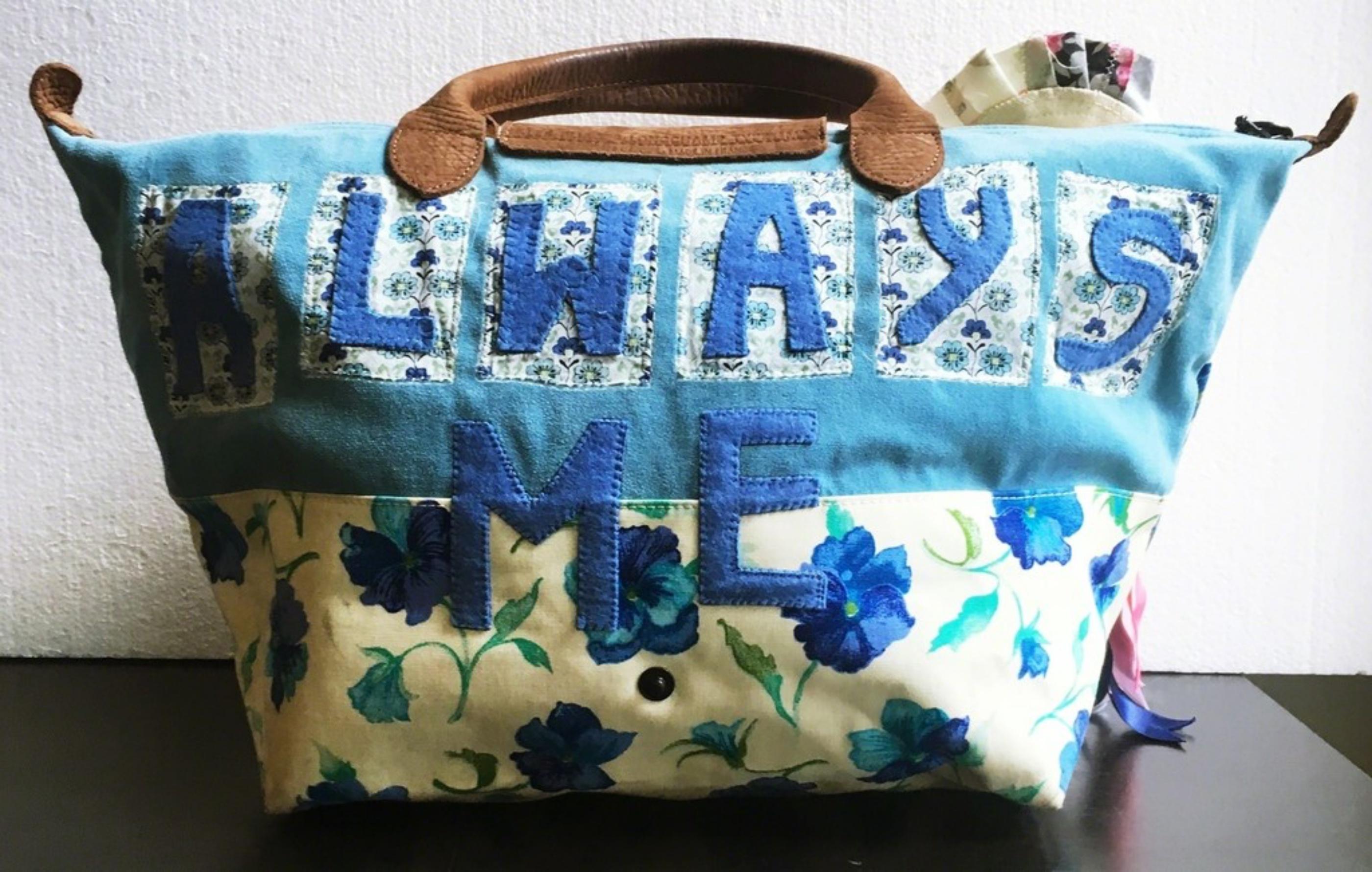 Always Me, limited edition handbag (Uniquely Hand signed & dated by Tracey Emin) For Sale 2
