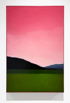 Pink Overhead (Paysage abstrait d'un champ vert, d'un ciel rose et de montagnes)