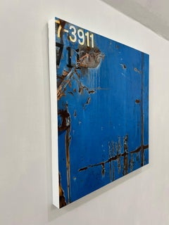 "Dumpster 7-3911", contemporain, abstrait, bleu, peinture à l'encaustique et à l'huile.