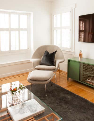  Contemporary Family Home Living Room. Benvenue Avenue Residence by Geremia Design.