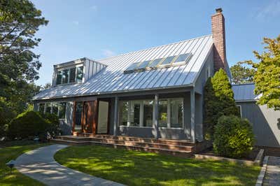  Beach Style Family Home Exterior. Southampton Saltbox Redux by Dale Cohen Designstudio.