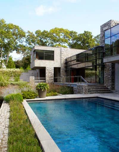  Modern Family Home Exterior. Indoor/Outdoor Home by Frank de Biasi Interiors.