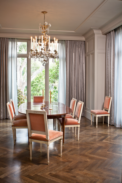 Transitional Country House Dining Room. Carmel Residence by Fisher Weisman Brugioni.
