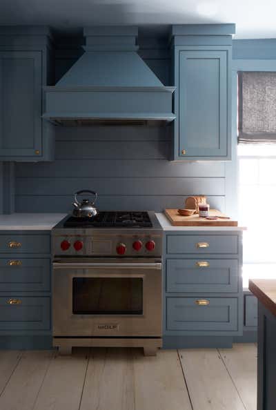  Cottage Beach House Kitchen. Nantucket Residence by ASH NYC.
