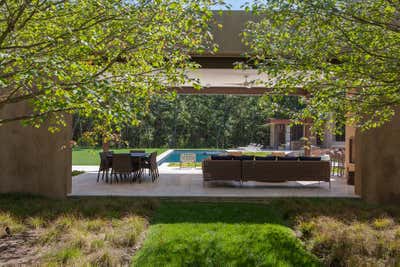 Modern Patio and Deck. House on 20 Acres by Michael Haverland Architect.